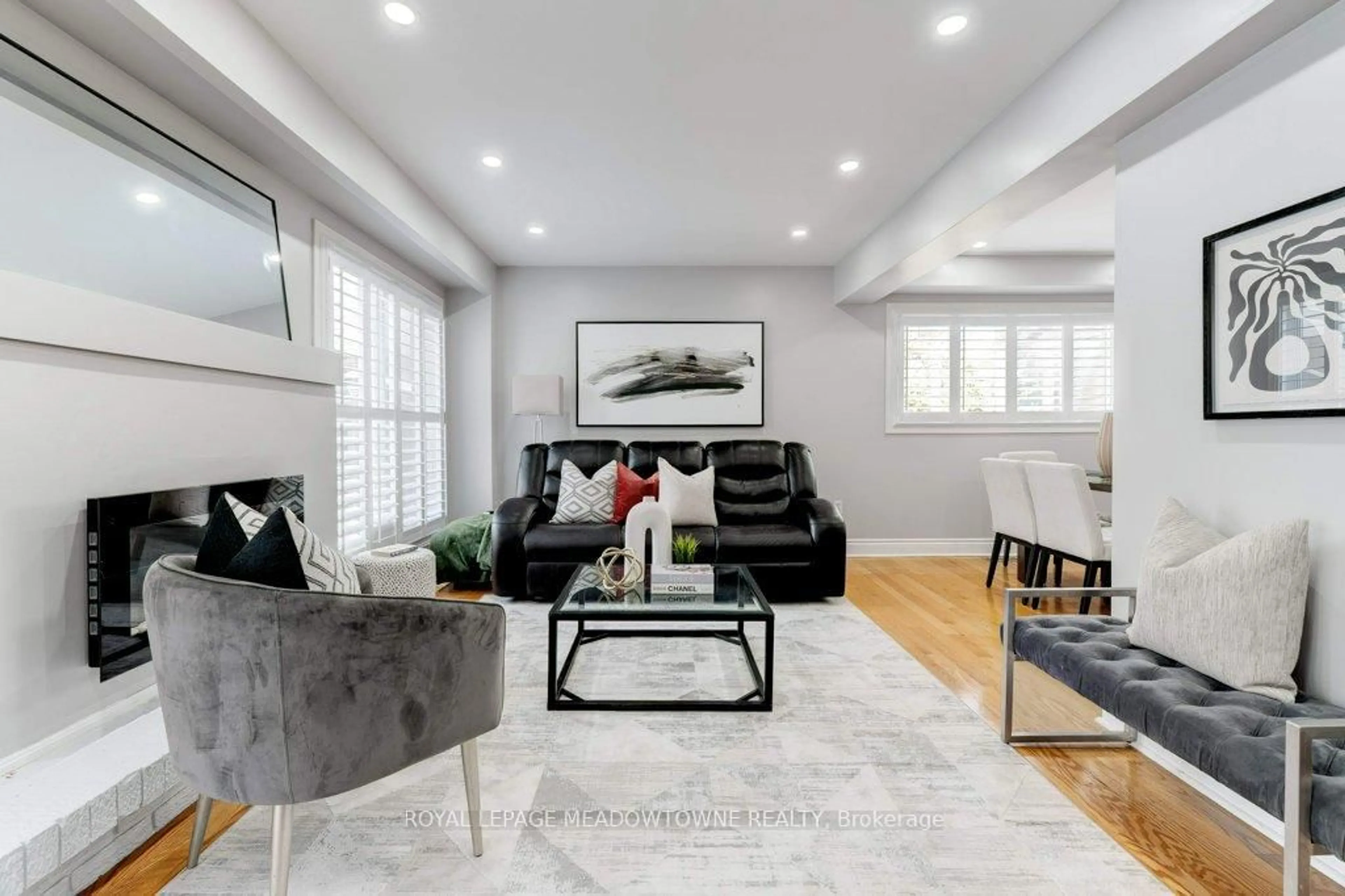 Living room with furniture, unknown for 336 Queen St #10, Mississauga Ontario L5M 1M2
