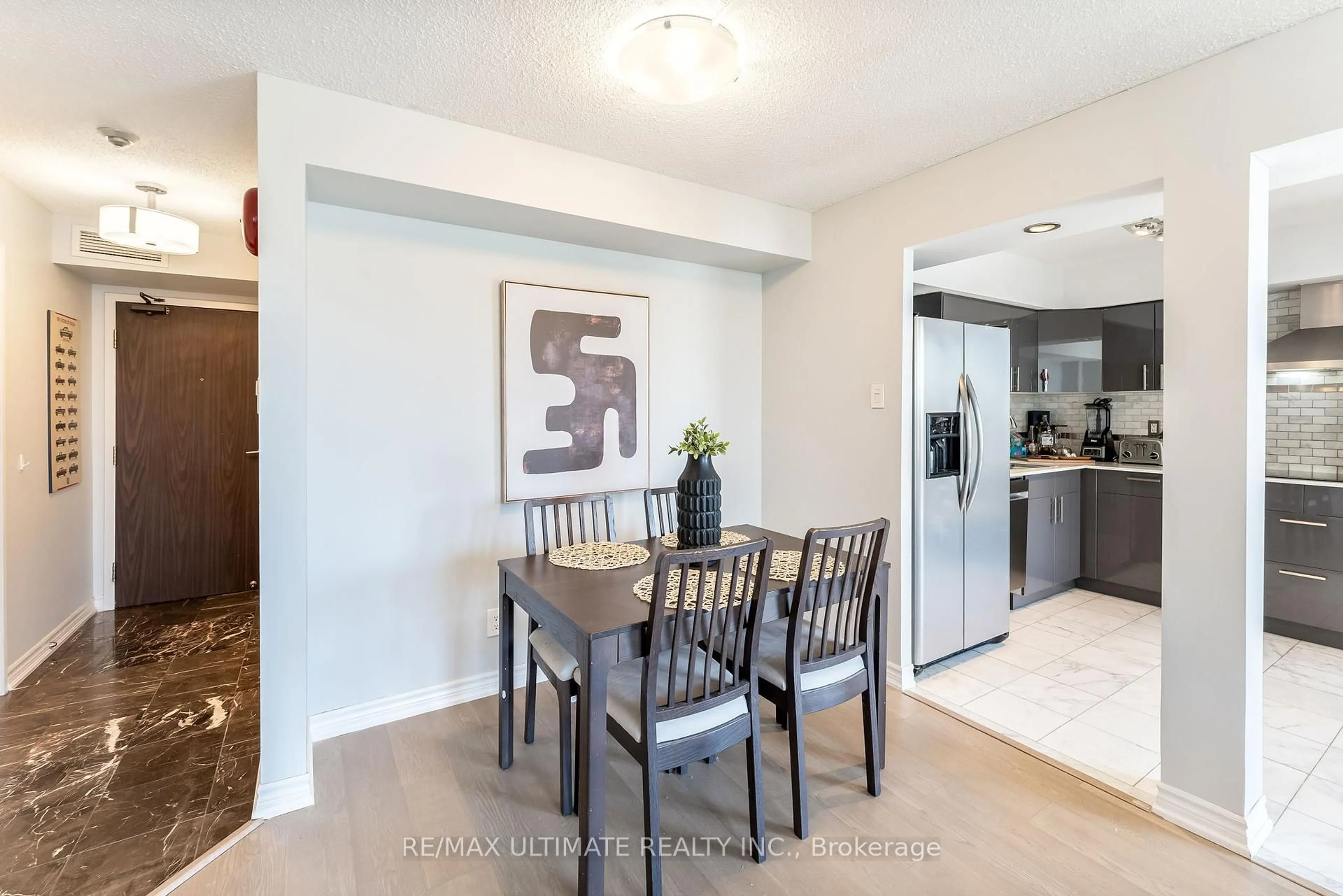 Dining room, unknown for 1485 Lakeshore Rd #806, Mississauga Ontario L5E 3G2