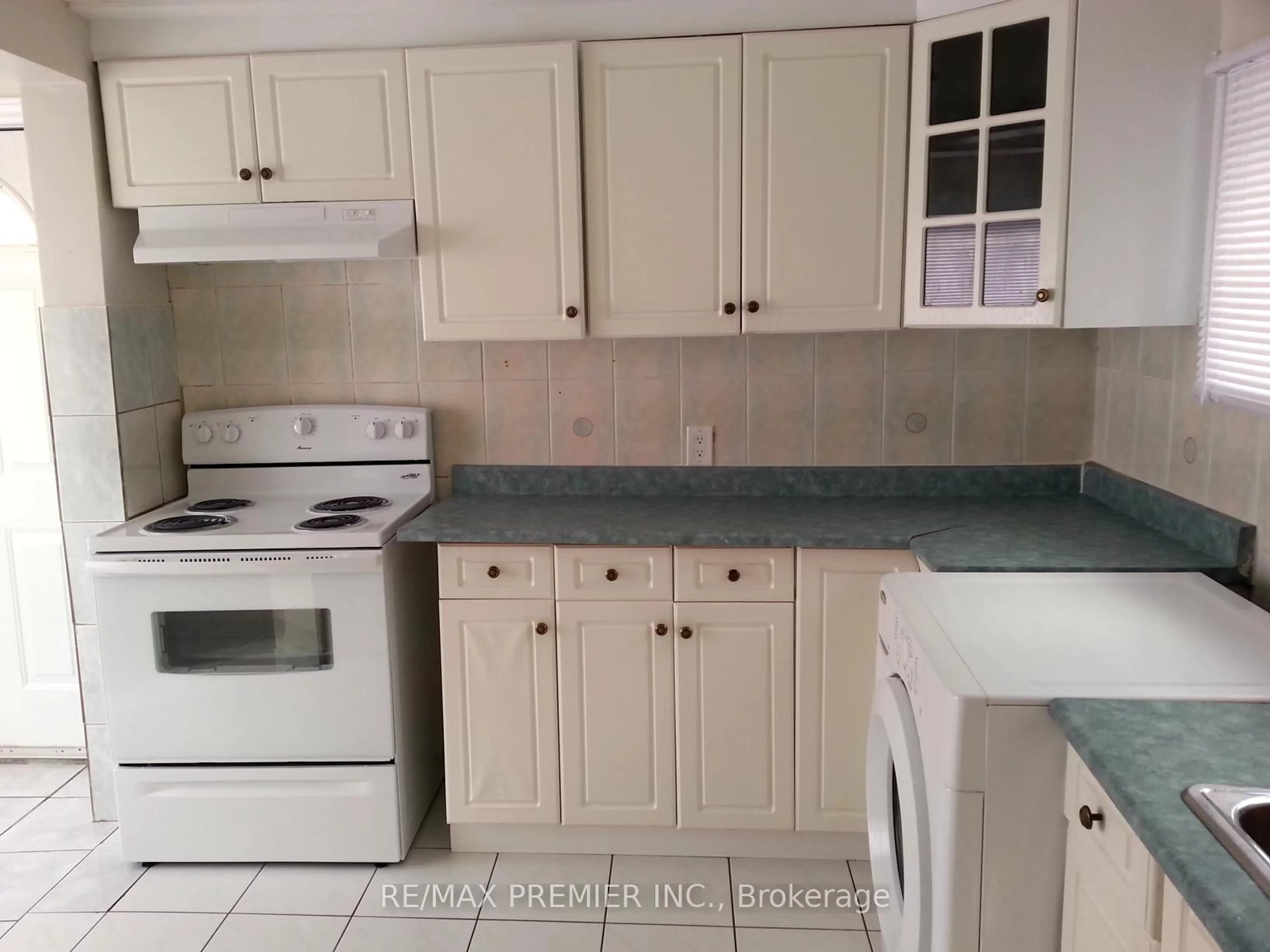 Standard kitchen, ceramic/tile floor for 34 Mc Farland Ave, Toronto Ontario M6H 3N1