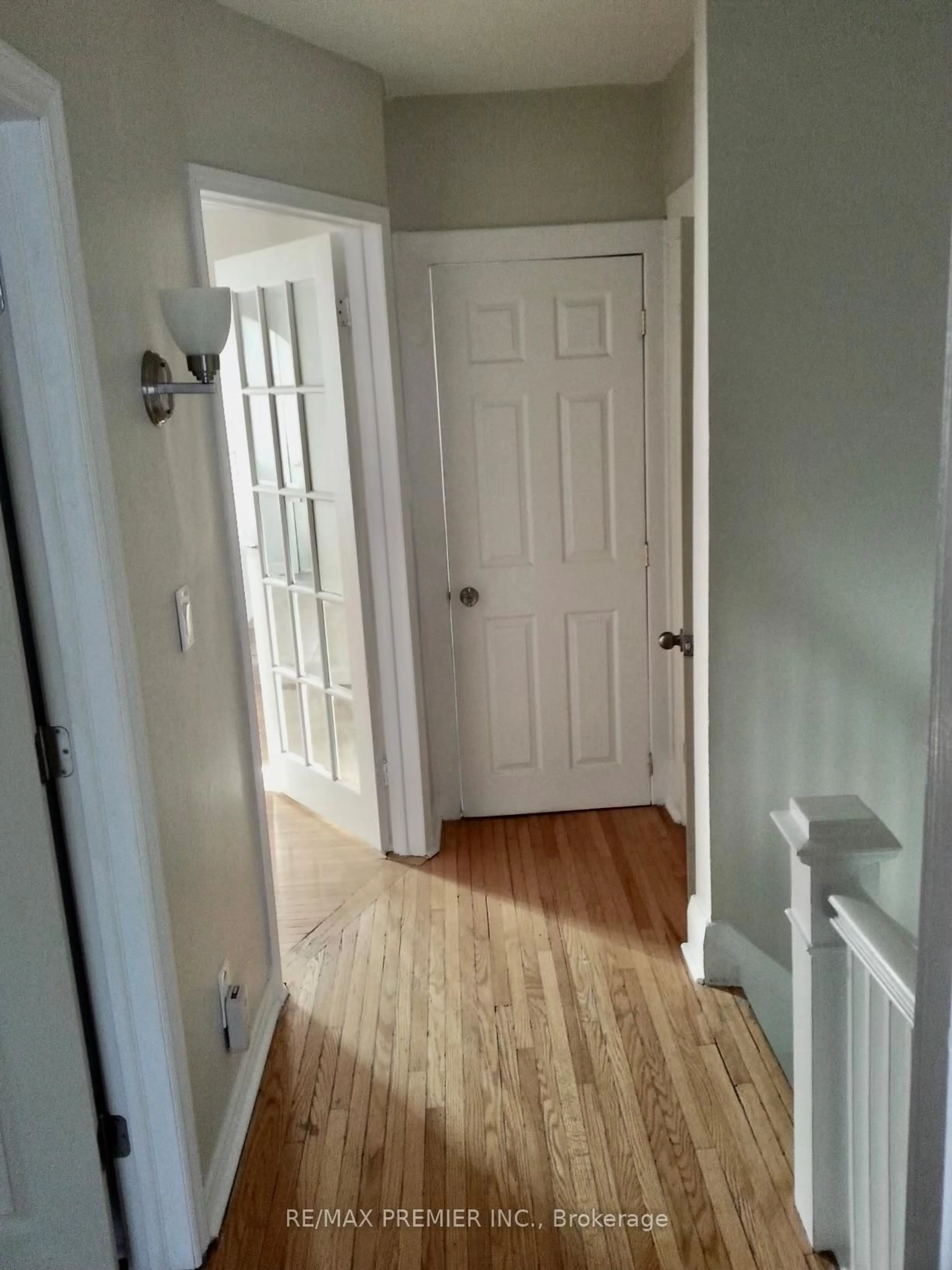 Indoor entryway for 34 Mc Farland Ave, Toronto Ontario M6H 3N1