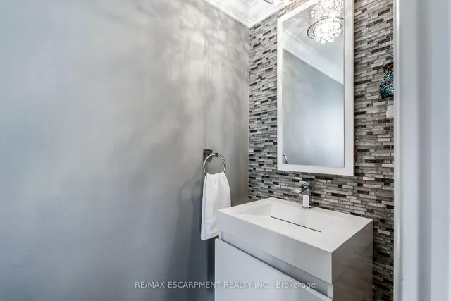 Additional property image - 4463 Hawthorne Dr