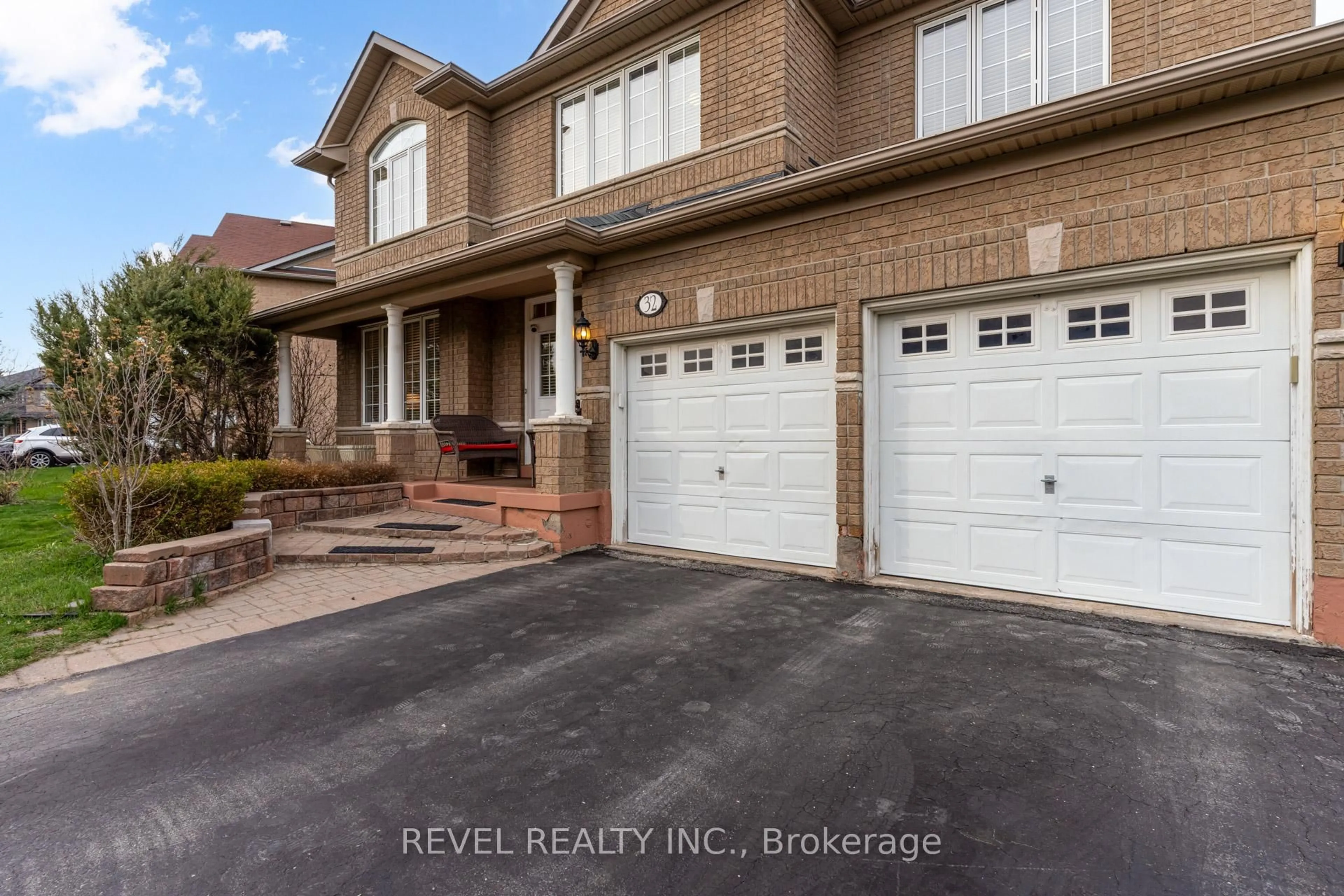 Home with brick exterior material, street for 32 Martineau Rd, Brampton Ontario L6P 1H2