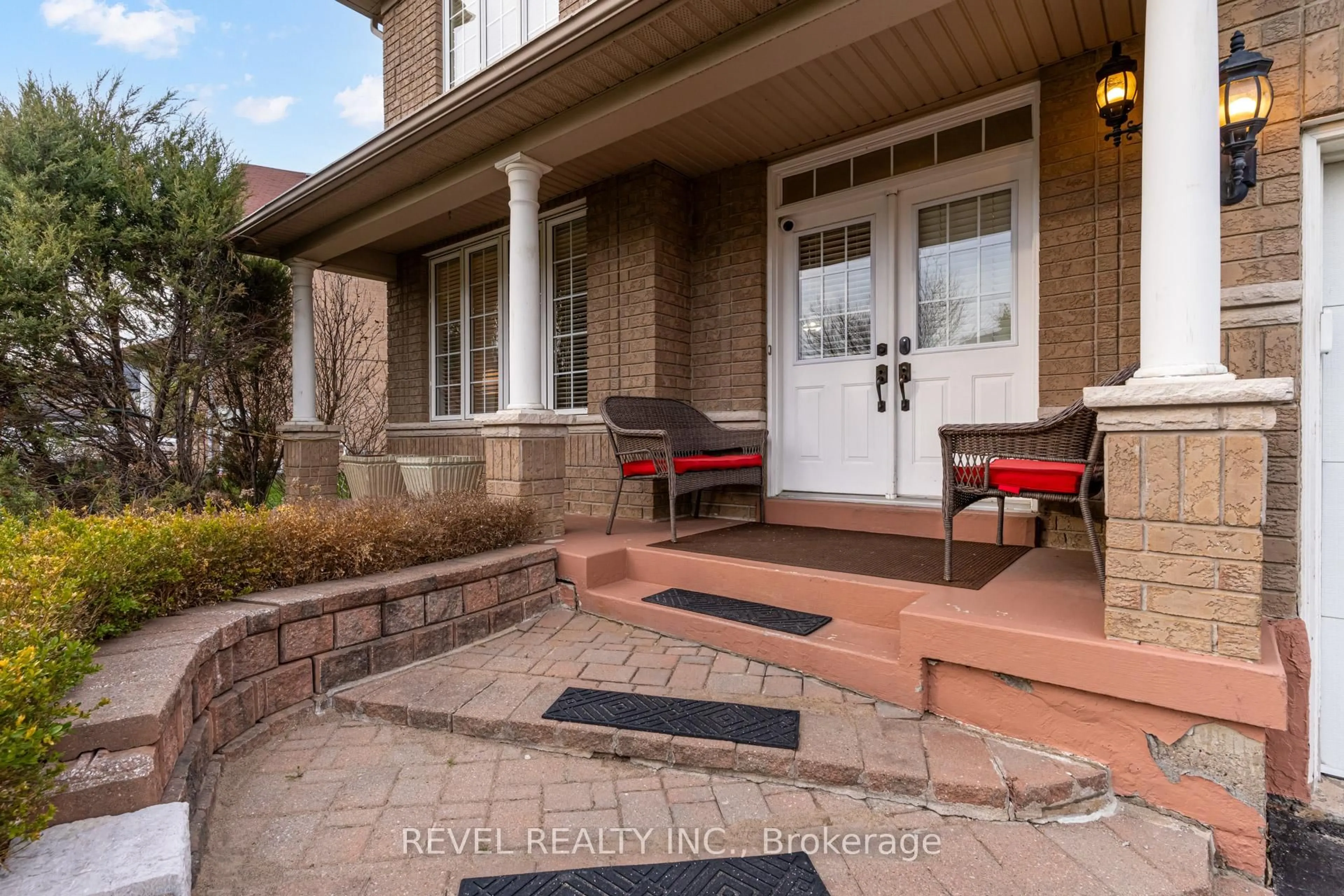 Unknown for 32 Martineau Rd, Brampton Ontario L6P 1H2