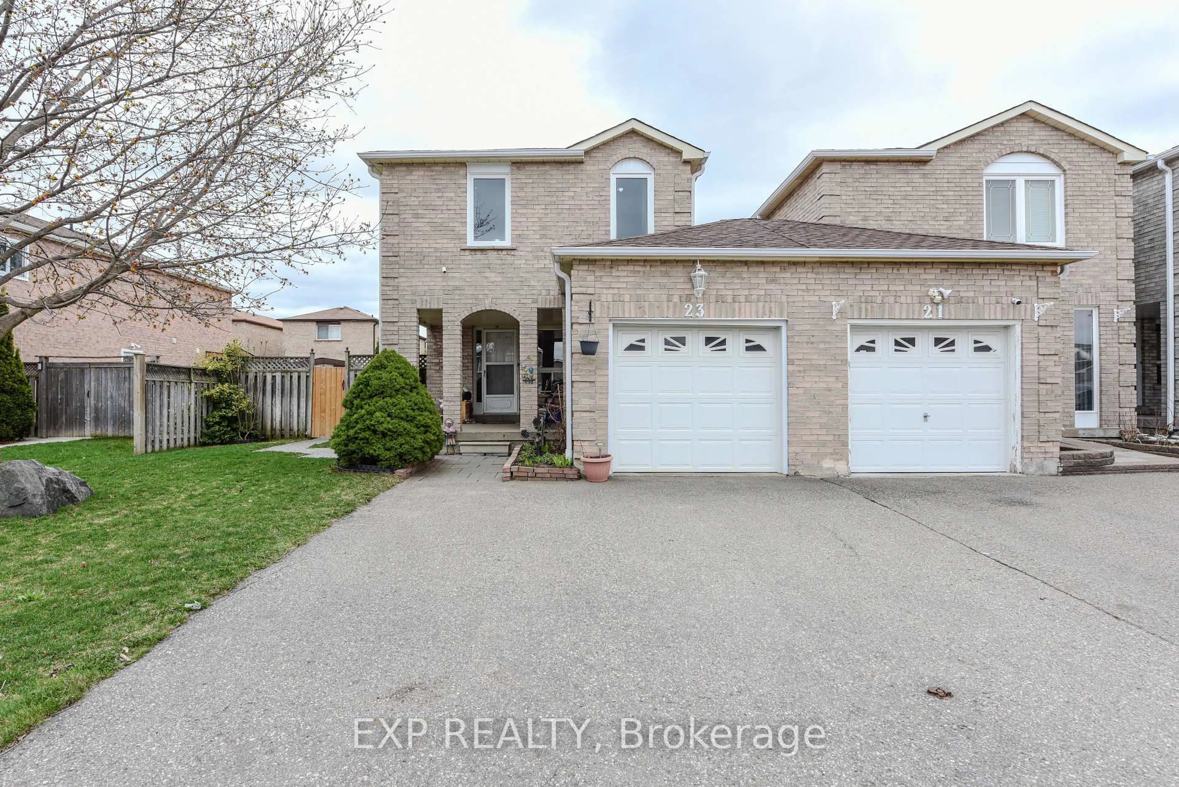 A pic from outside/outdoor area/front of a property/back of a property/a pic from drone, street for 23 Sandmere Ave, Brampton Ontario L6Z 4B5
