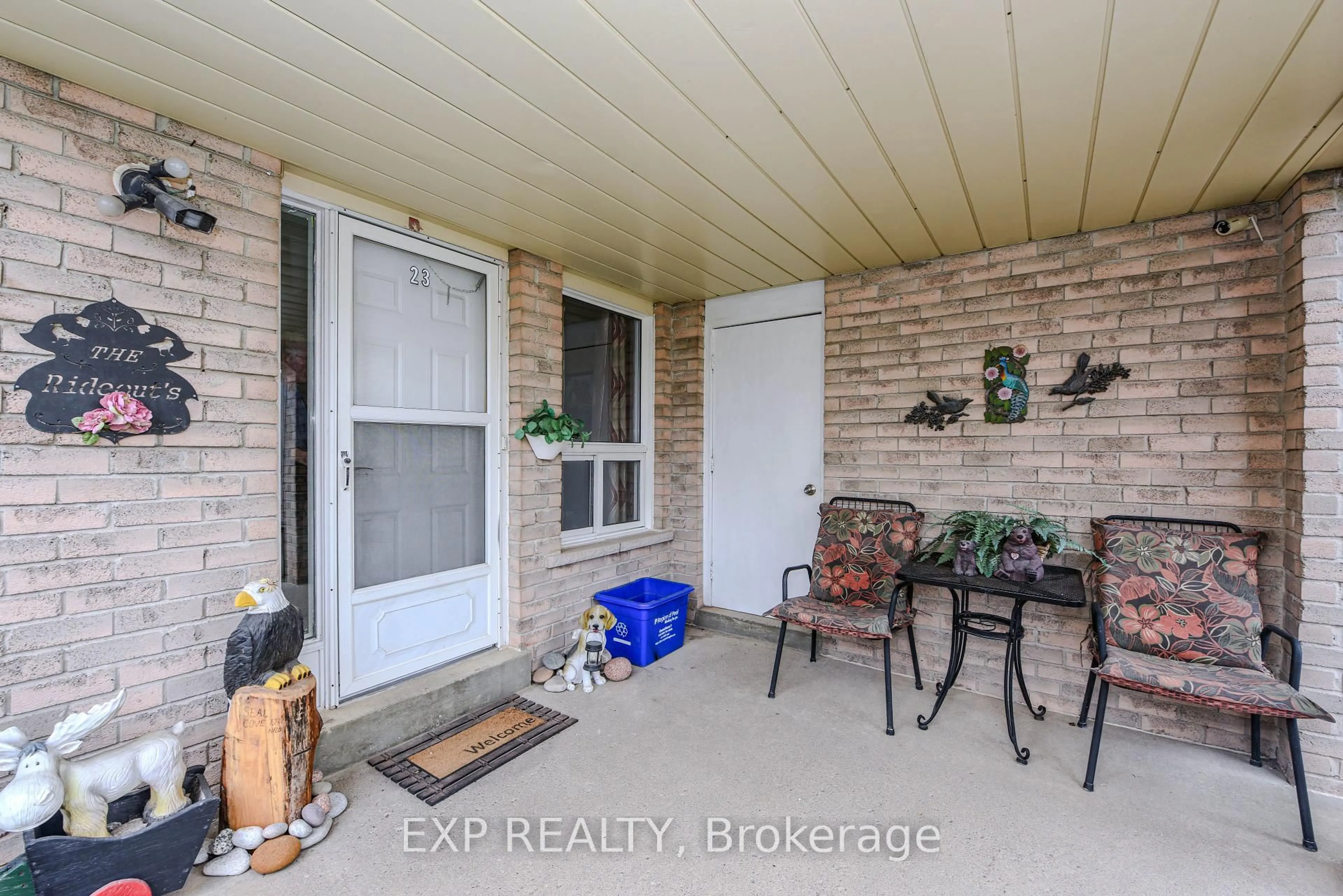 Indoor entryway for 23 Sandmere Ave, Brampton Ontario L6Z 4B5