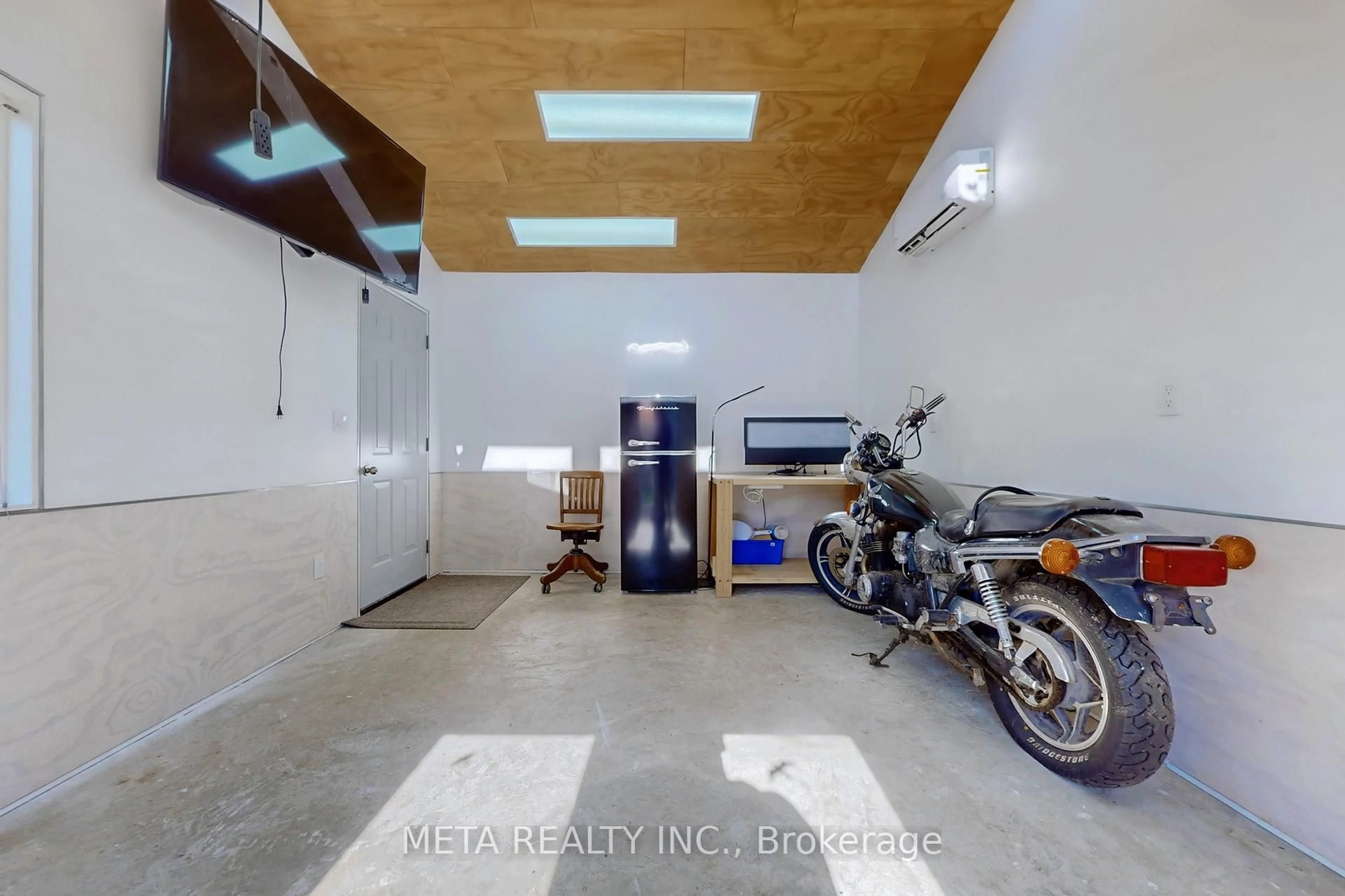 Indoor garage for 21 Tayrow Rd, Toronto Ontario M9W 2T8