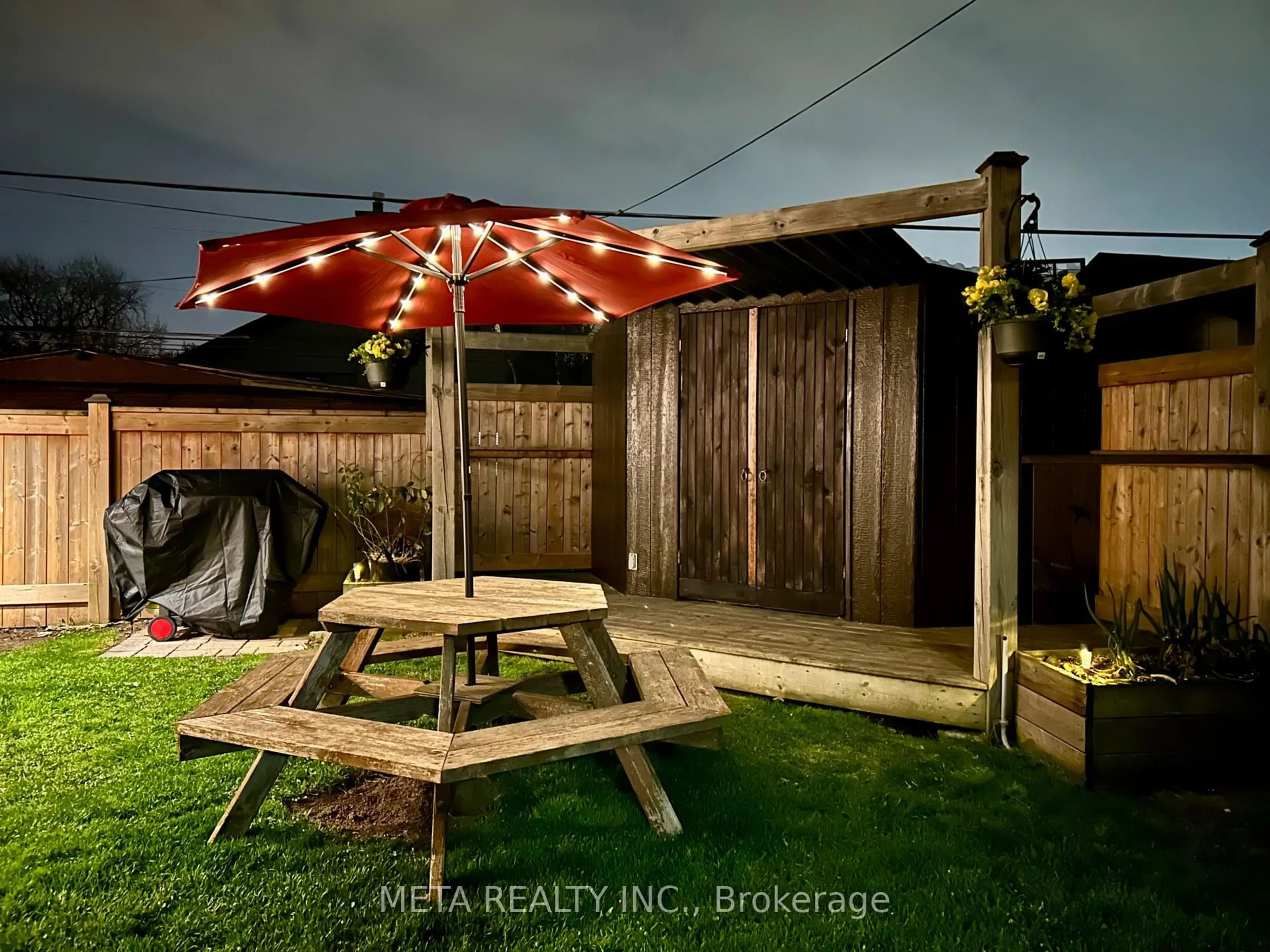 Patio, street for 21 Tayrow Rd, Toronto Ontario M9W 2T8