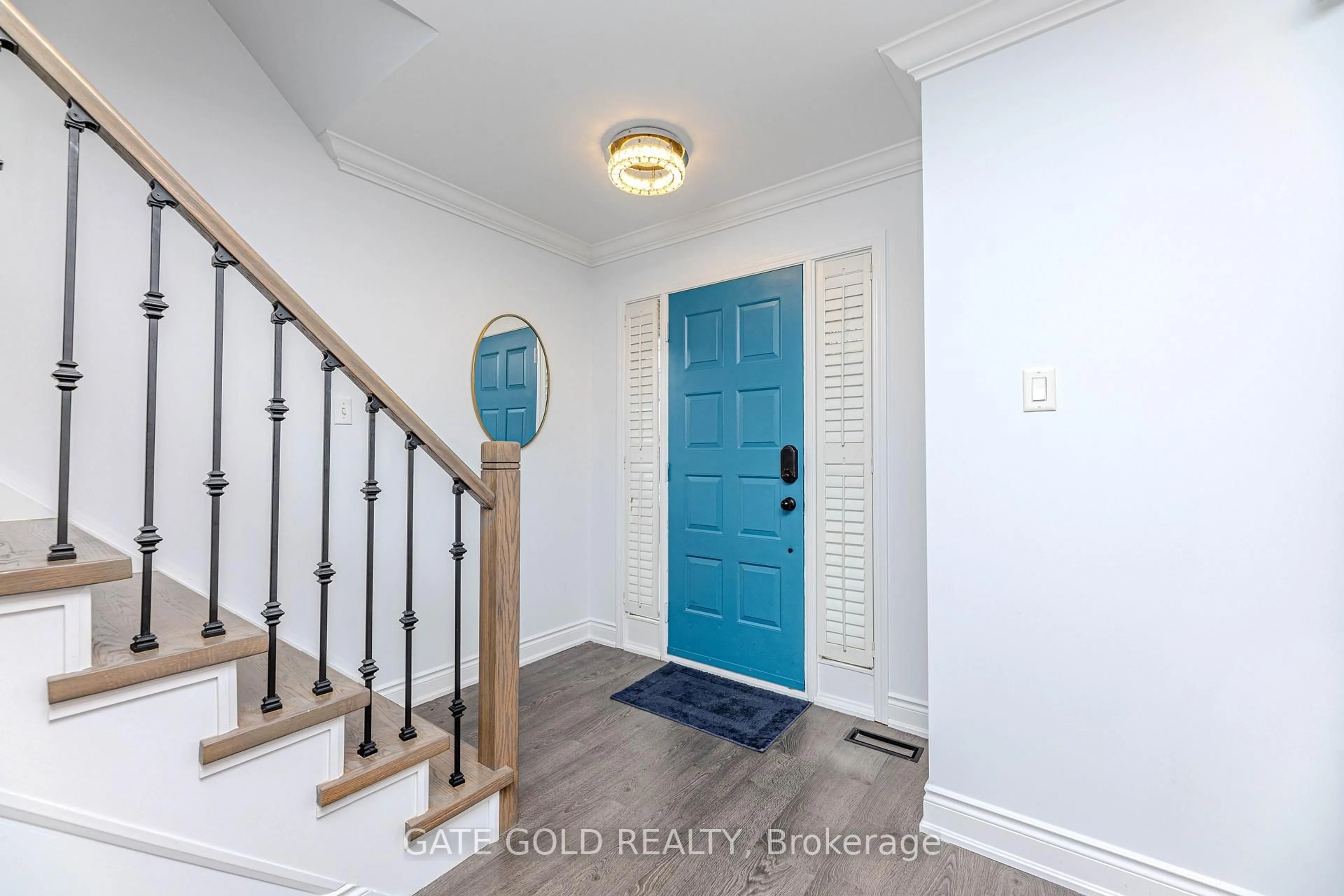 Indoor entryway for 5154 Ridgewell Rd, Burlington Ontario L7L 6N7