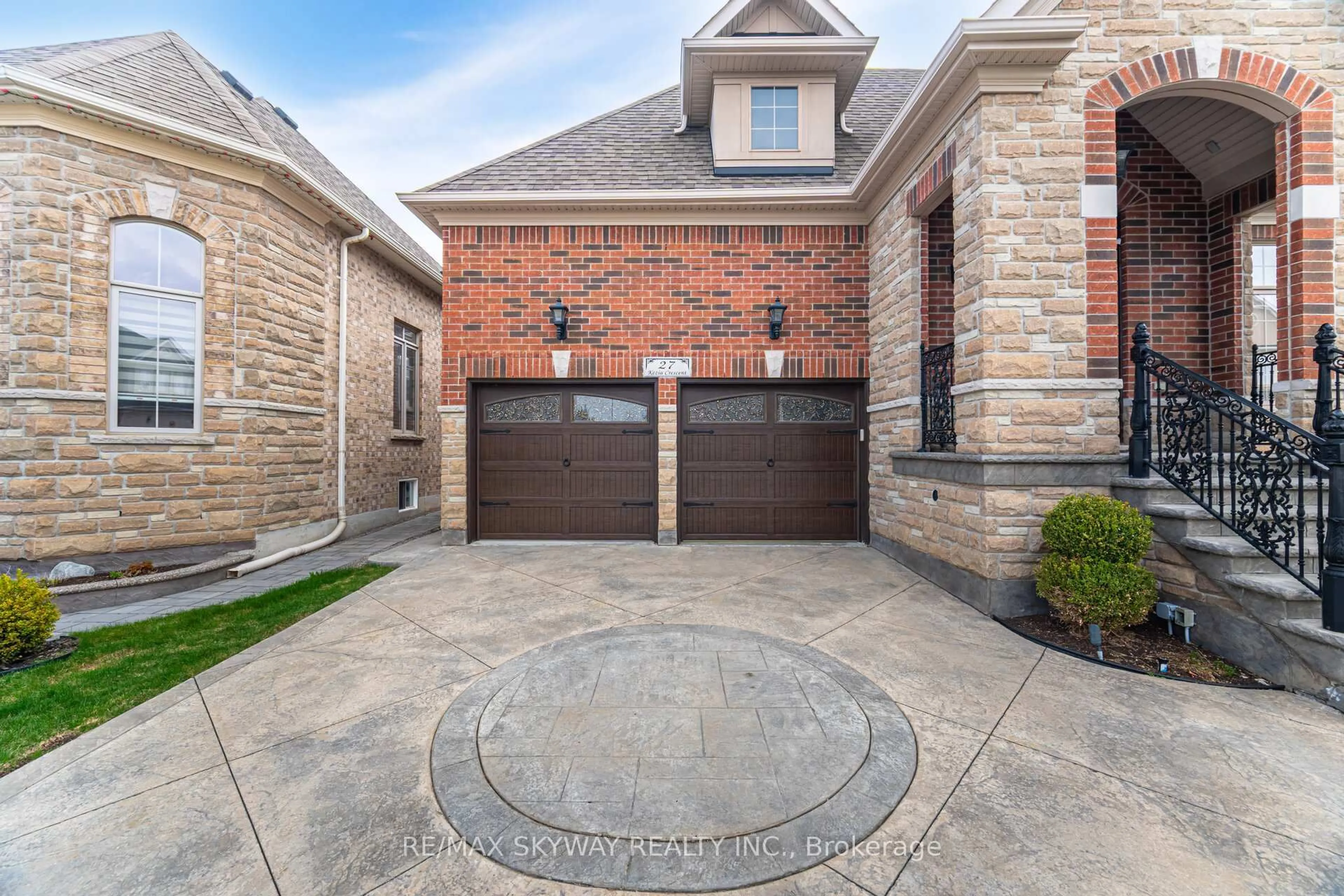Home with brick exterior material, street for 27 Kezia Cres, Caledon Ontario L7C 3S8