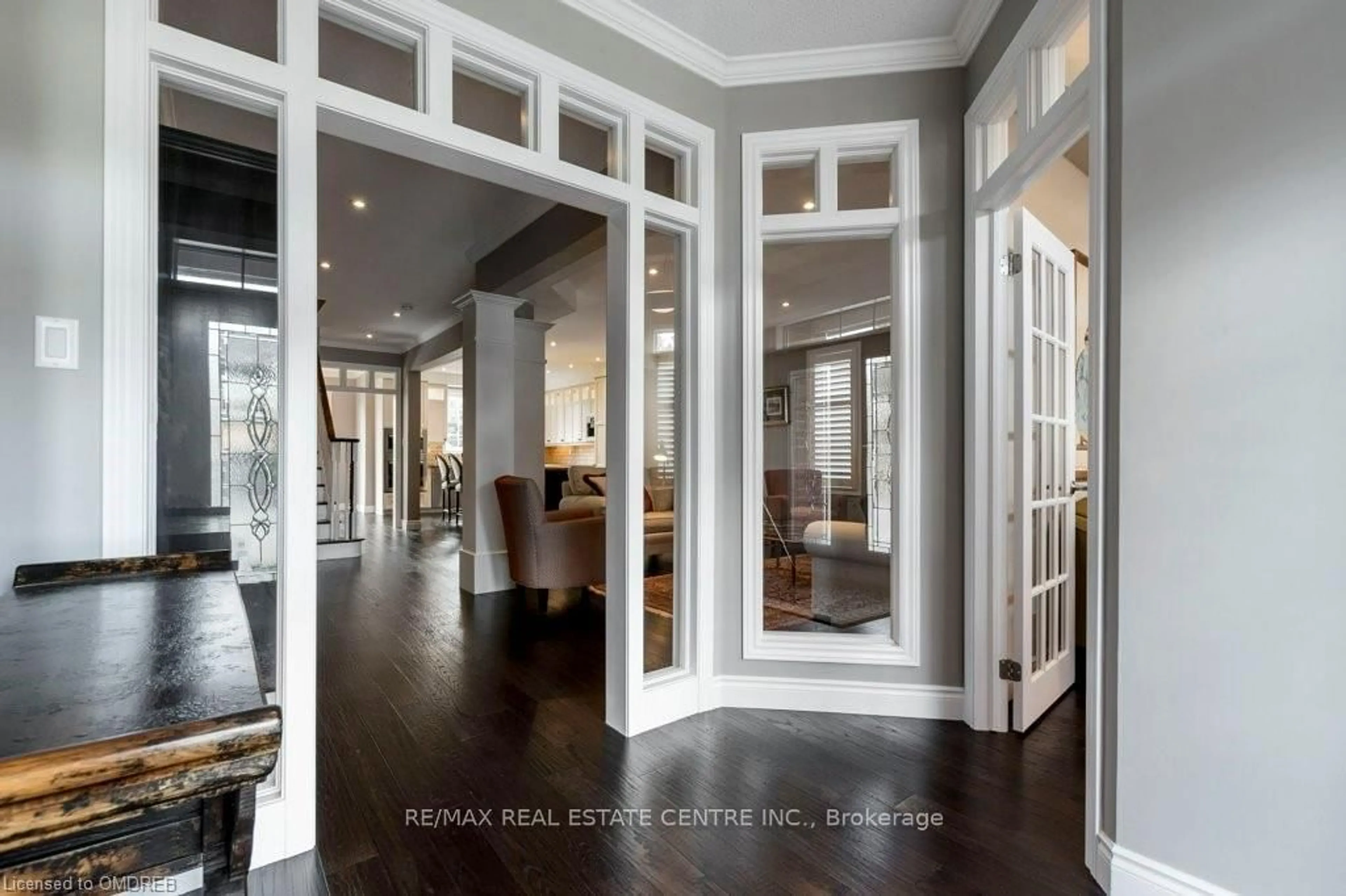Indoor entryway for 369 Potts Terr, Milton Ontario L9T 0X5