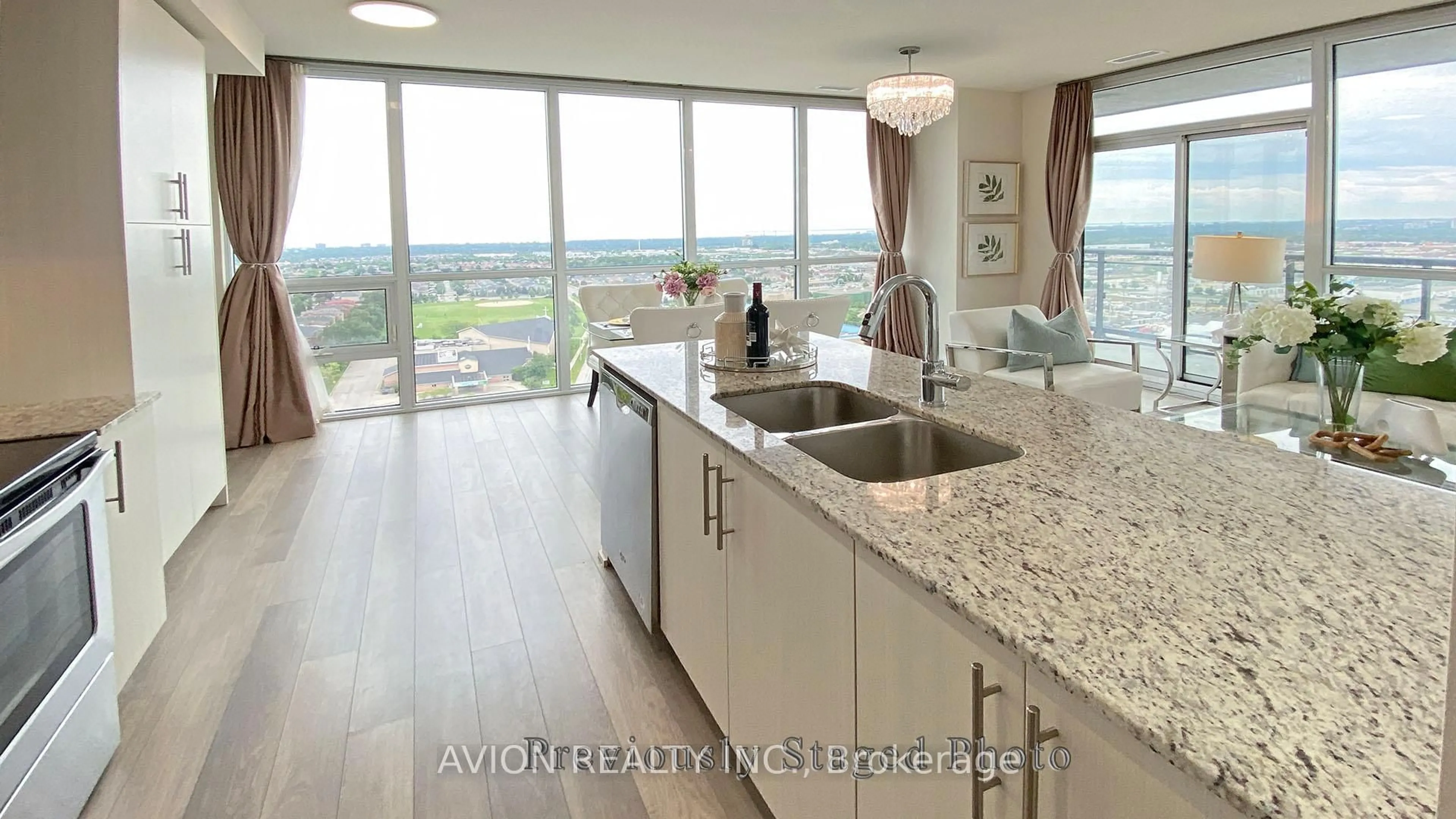 Open concept kitchen, ceramic/tile floor for 3975 Grand Park Dr #1704, Mississauga Ontario L5B 0K4