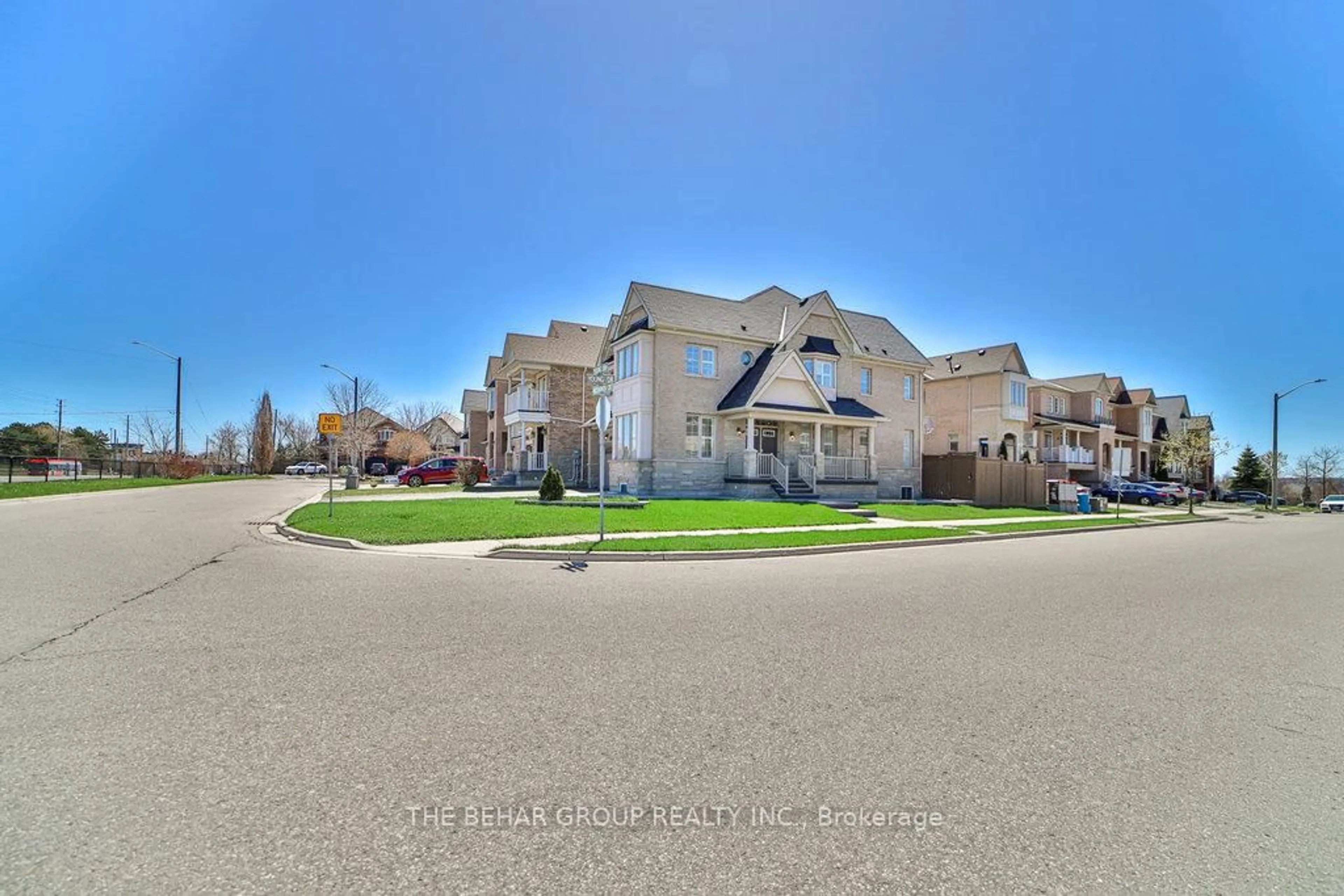 Unknown for 37 Young Dr, Brampton Ontario L6Y 0P4