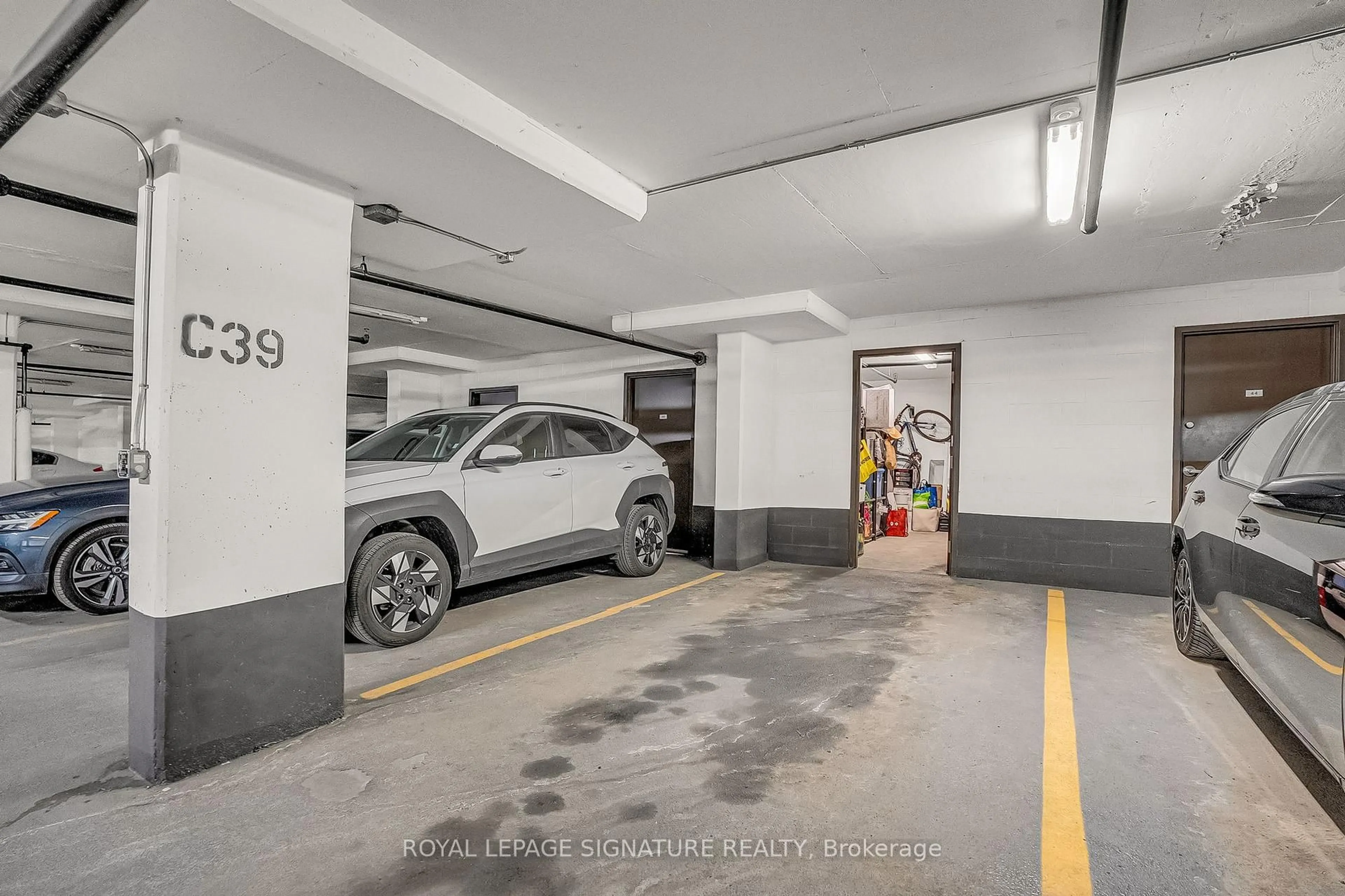 Indoor garage for 33 Shore Breeze Dr #1105, Toronto Ontario M8V 0G1
