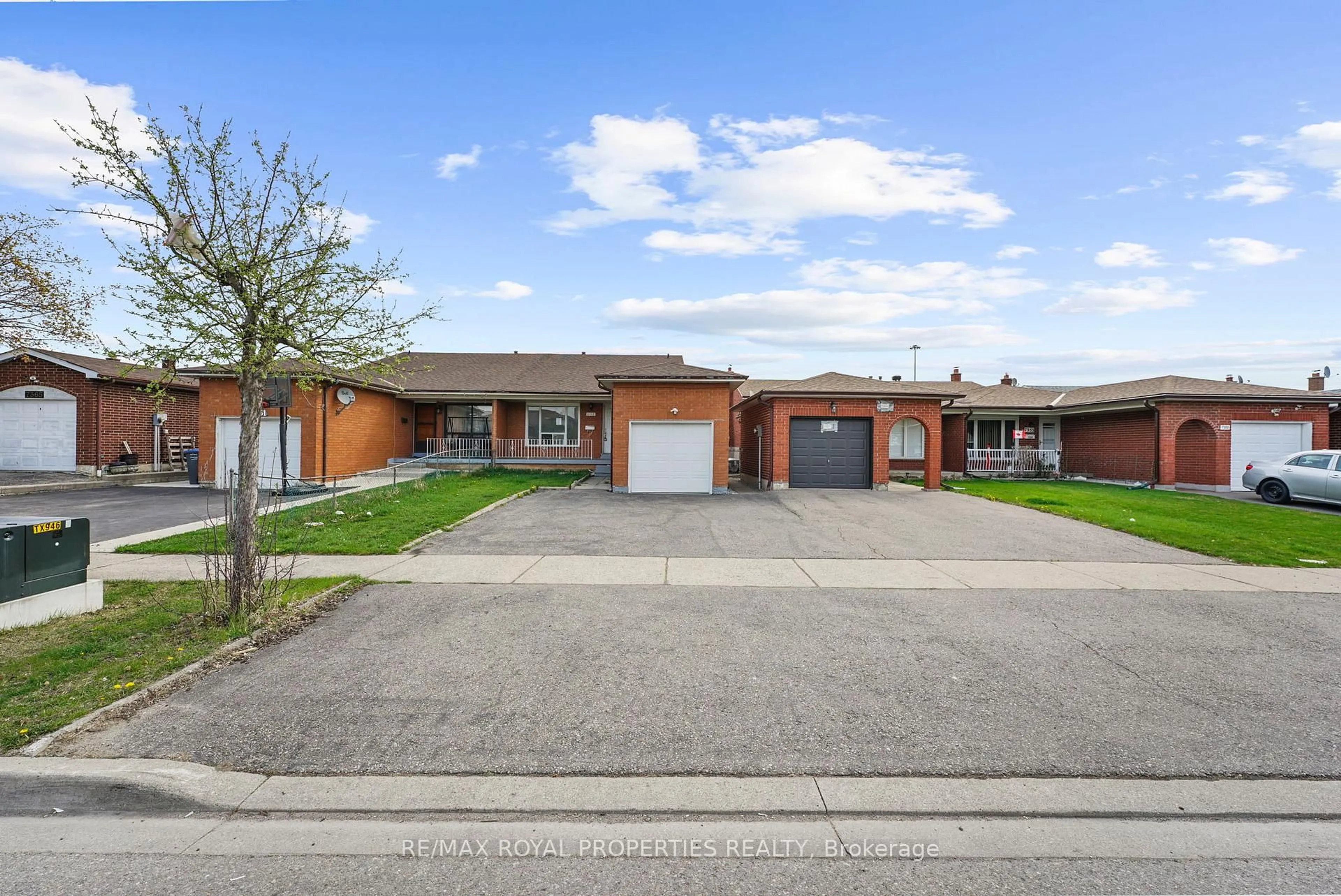 Unknown for 7359 Sigsbee Dr, Mississauga Ontario L4T 3S5