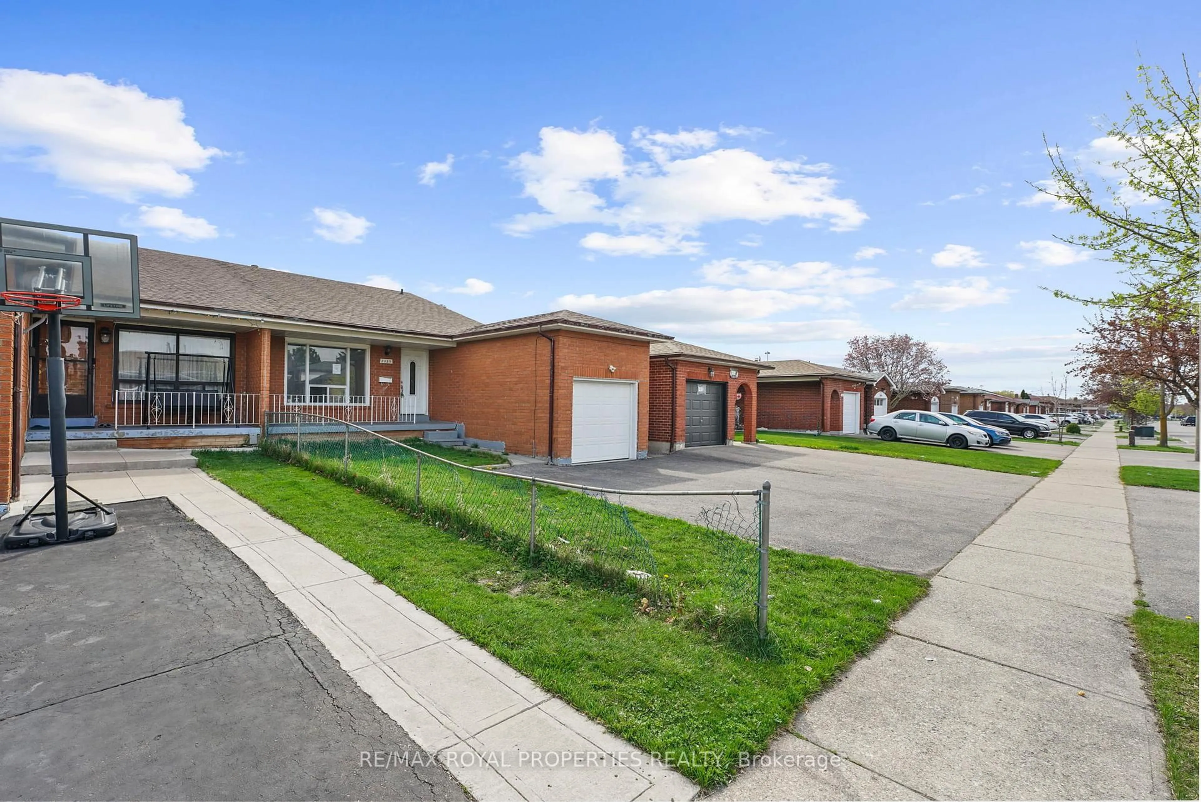 Home with brick exterior material, street for 7359 Sigsbee Dr, Mississauga Ontario L4T 3S5
