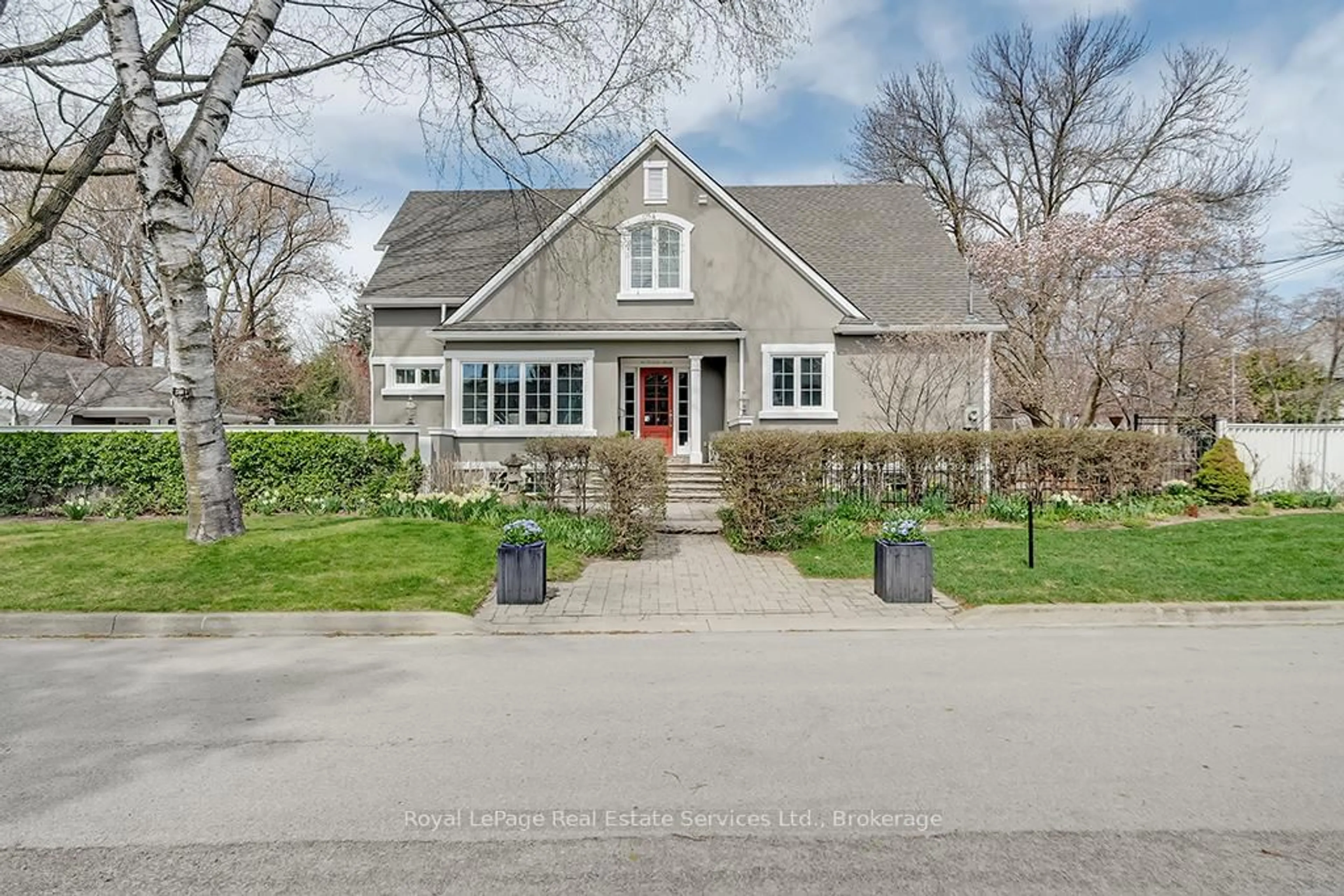 Unknown for 38 Chisholm St, Oakville Ontario L6K 3H5