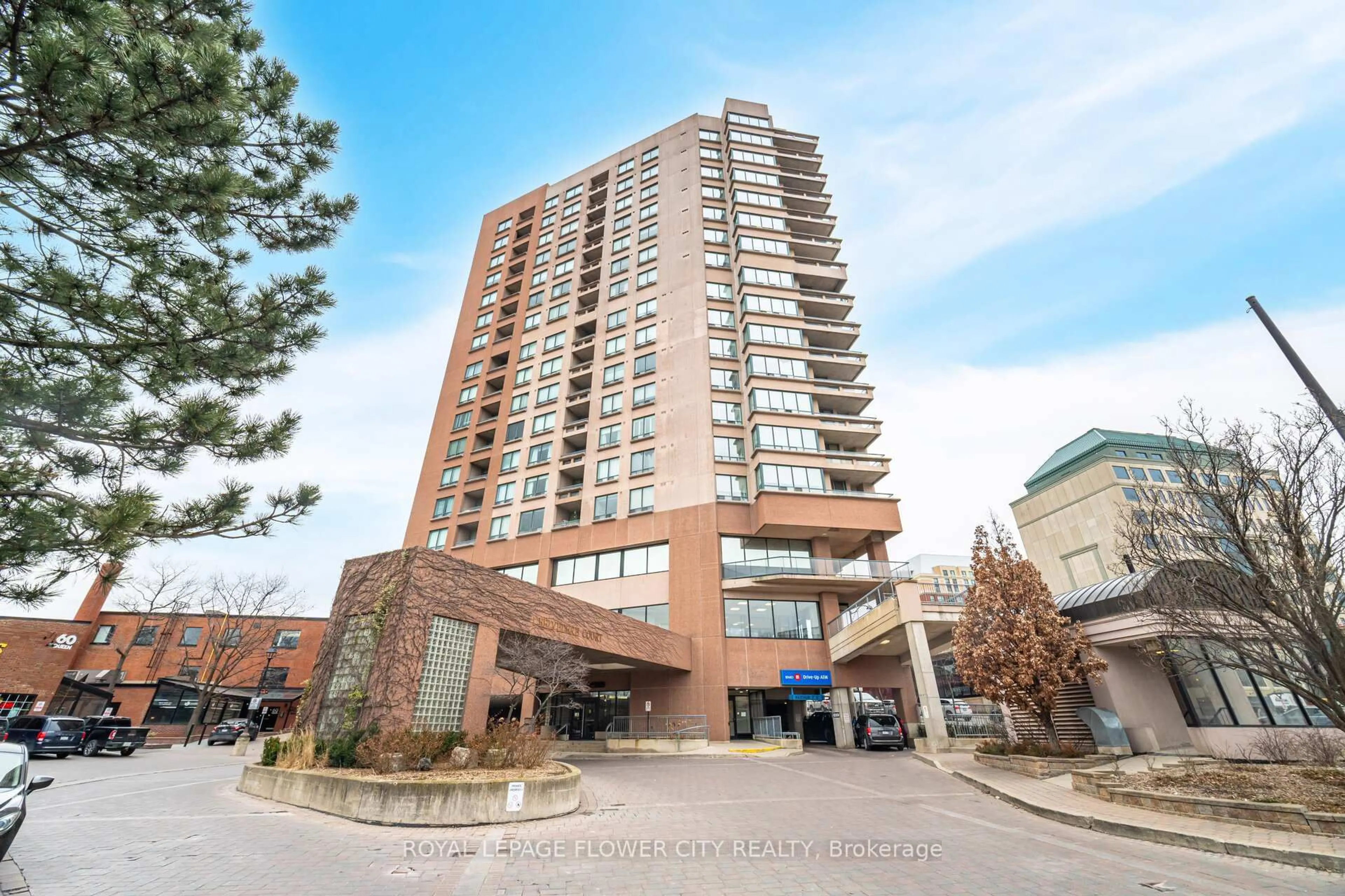Indoor foyer for 1 Belvedere Crt #PH5, Brampton Ontario L6V 4M6