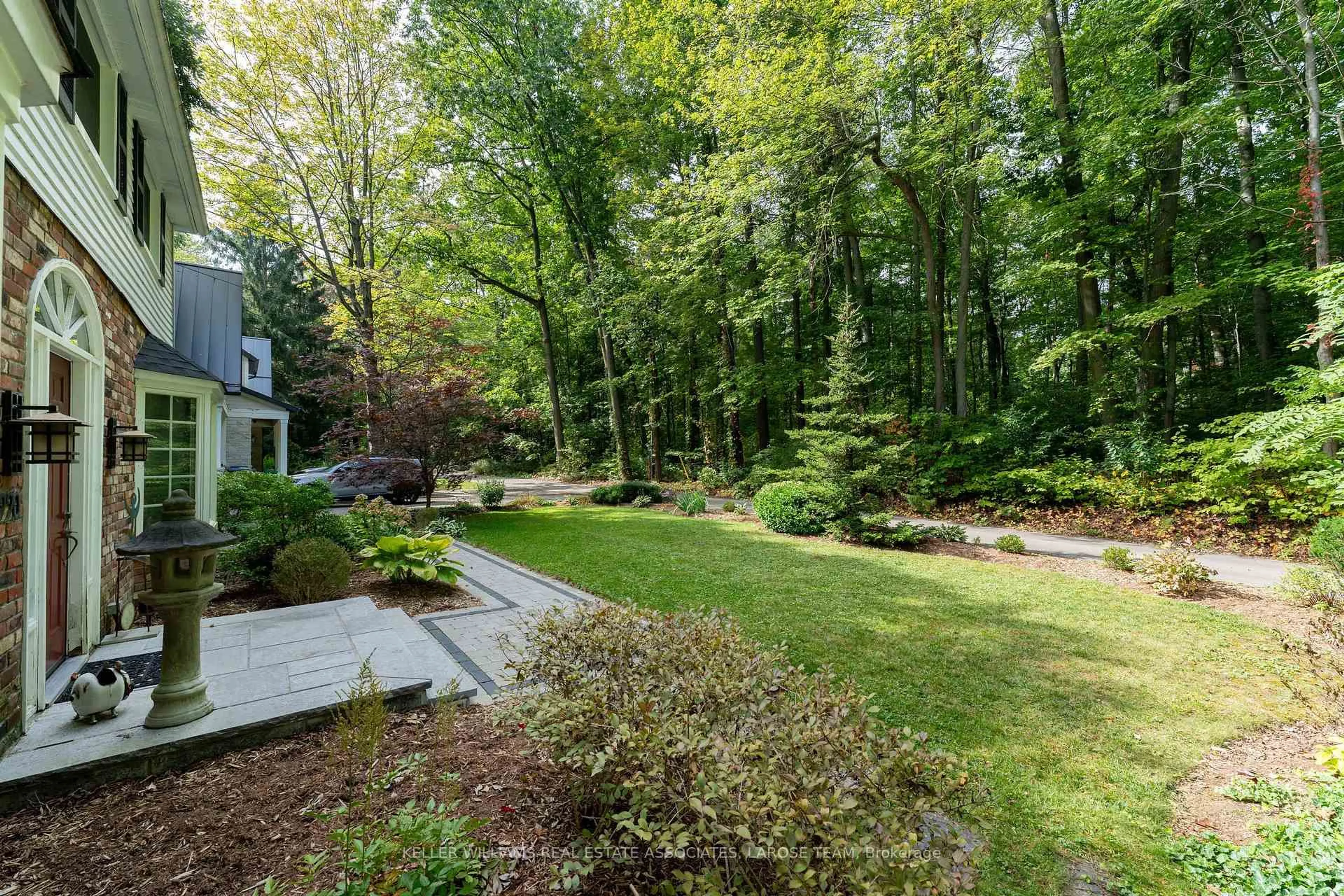 A pic from outside/outdoor area/front of a property/back of a property/a pic from drone, forest/trees view for 990 Roper Ave, Mississauga Ontario L5H 1B7