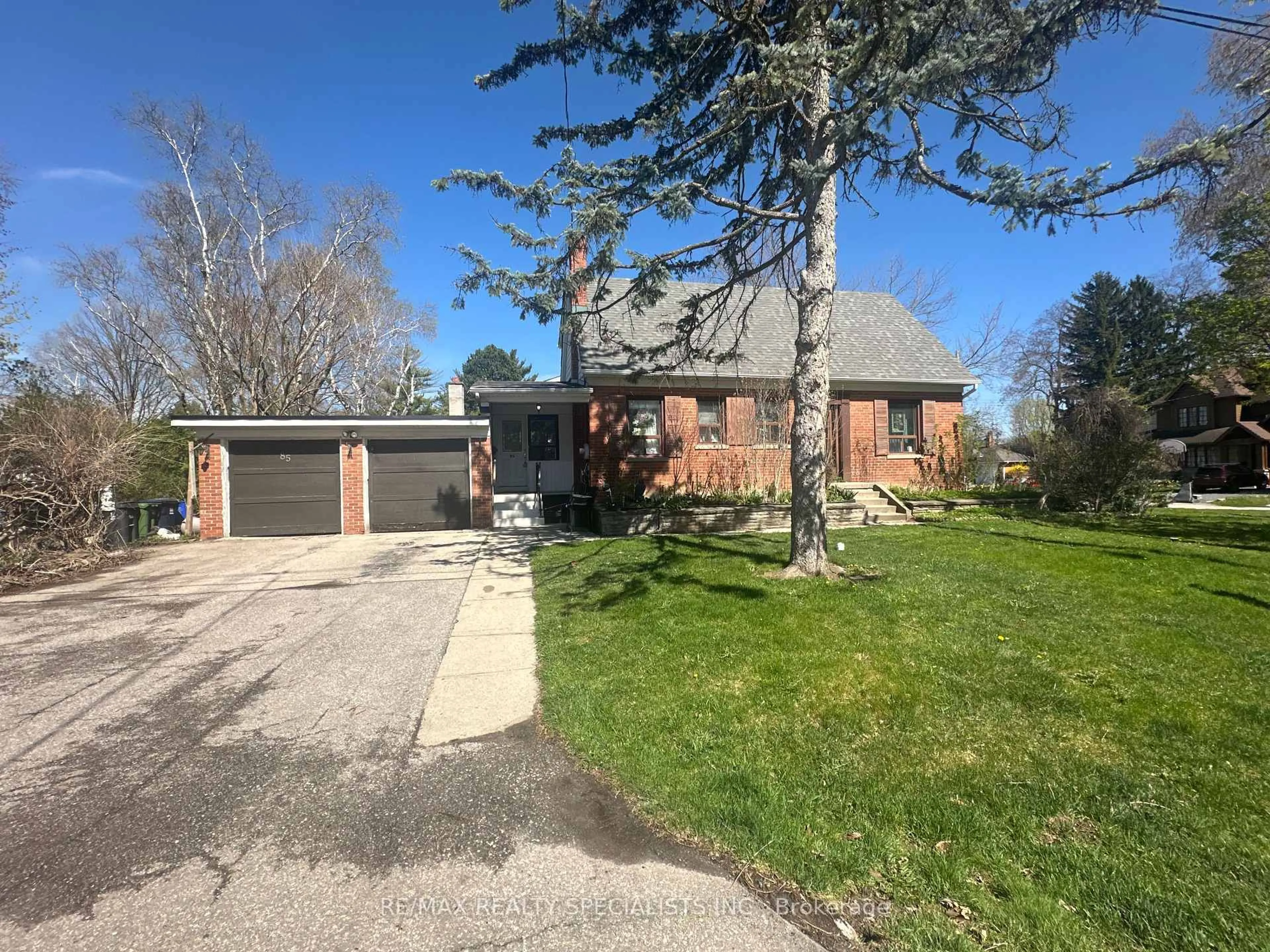 A pic from outside/outdoor area/front of a property/back of a property/a pic from drone, street for 85 Allanbrooke Dr, Toronto Ontario M9A 3N9
