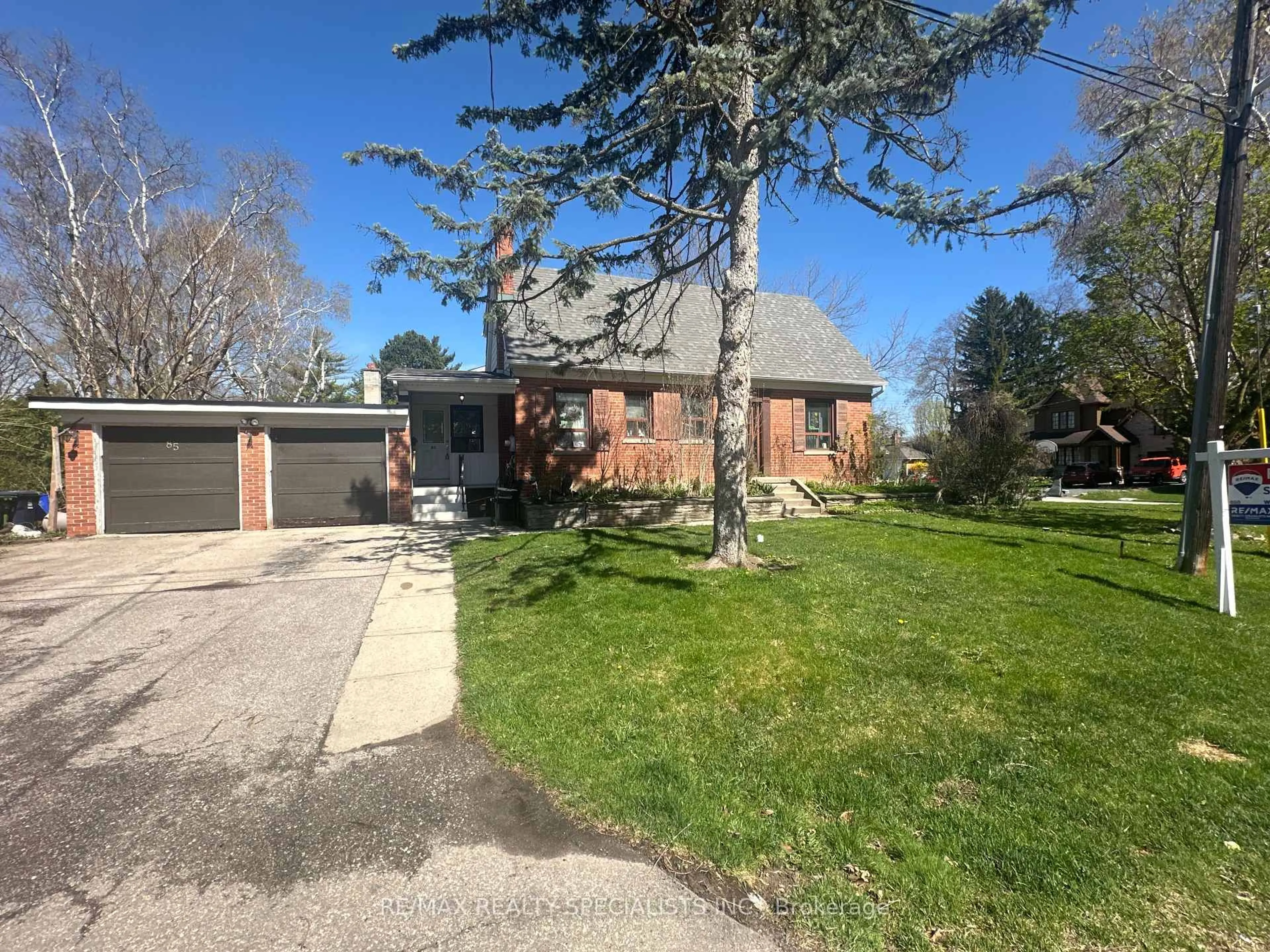 A pic from outside/outdoor area/front of a property/back of a property/a pic from drone, street for 85 Allanbrooke Dr, Toronto Ontario M9A 3N9