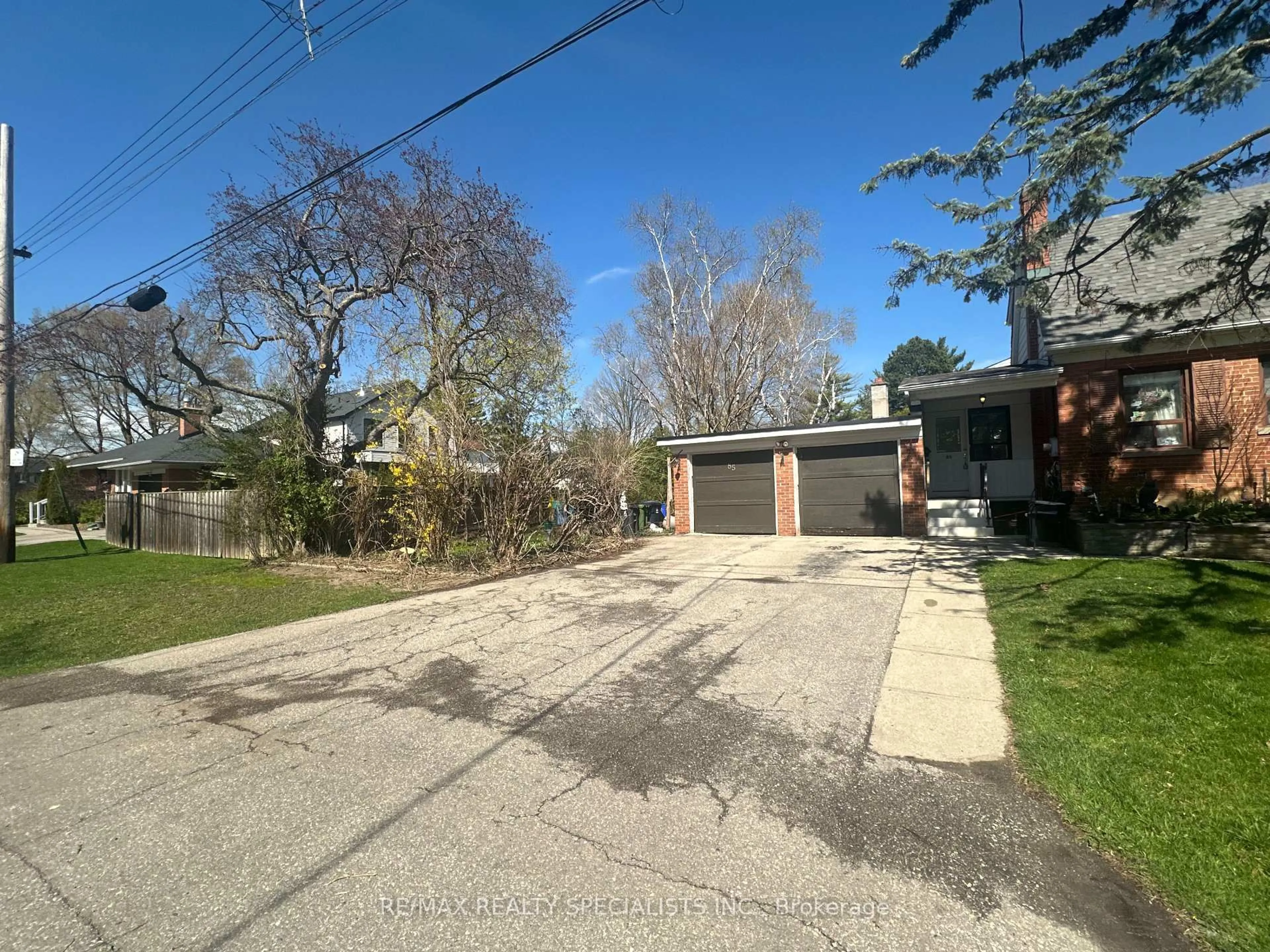 A pic from outside/outdoor area/front of a property/back of a property/a pic from drone, street for 85 Allanbrooke Dr, Toronto Ontario M9A 3N9
