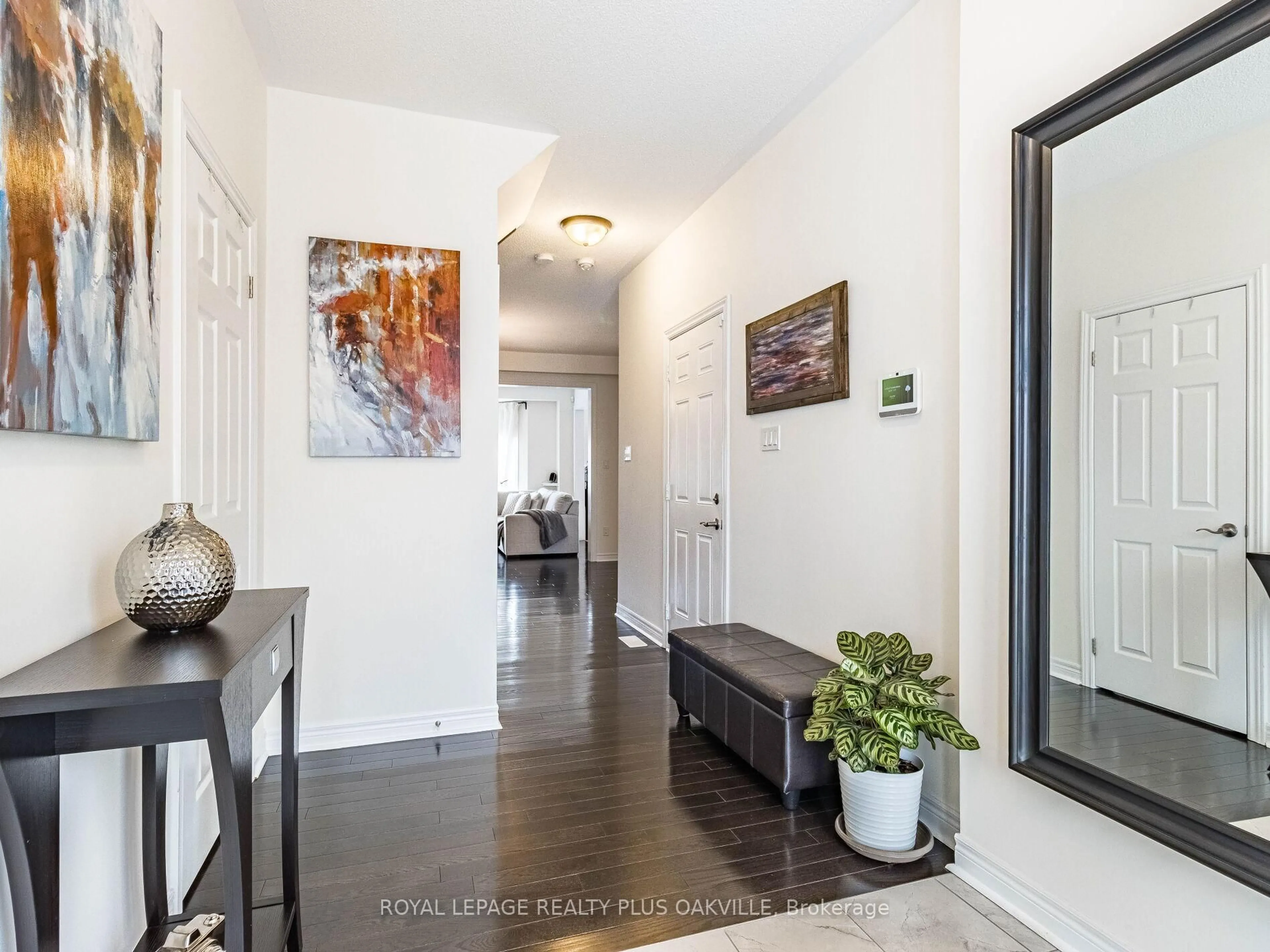 Indoor entryway for 448 McGibbon Dr, Milton Ontario L9T 8T7