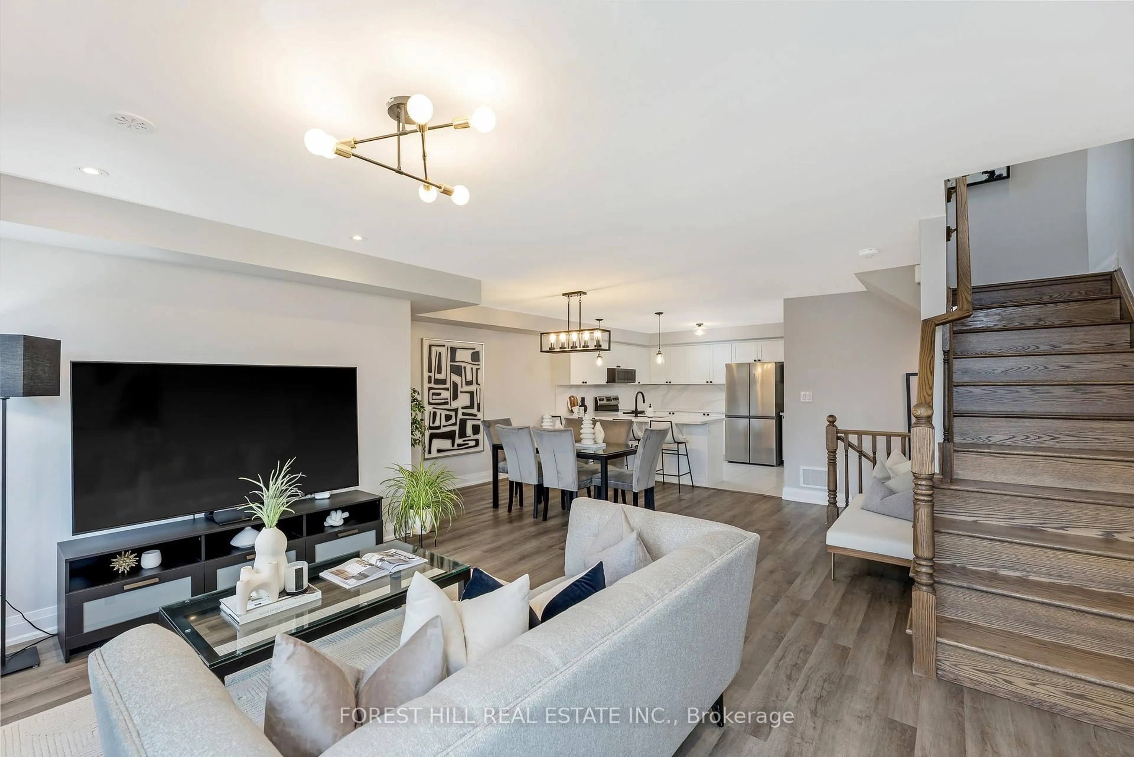 Living room with furniture, unknown for 972 Hickory Cres, Milton Ontario L9E 1P6