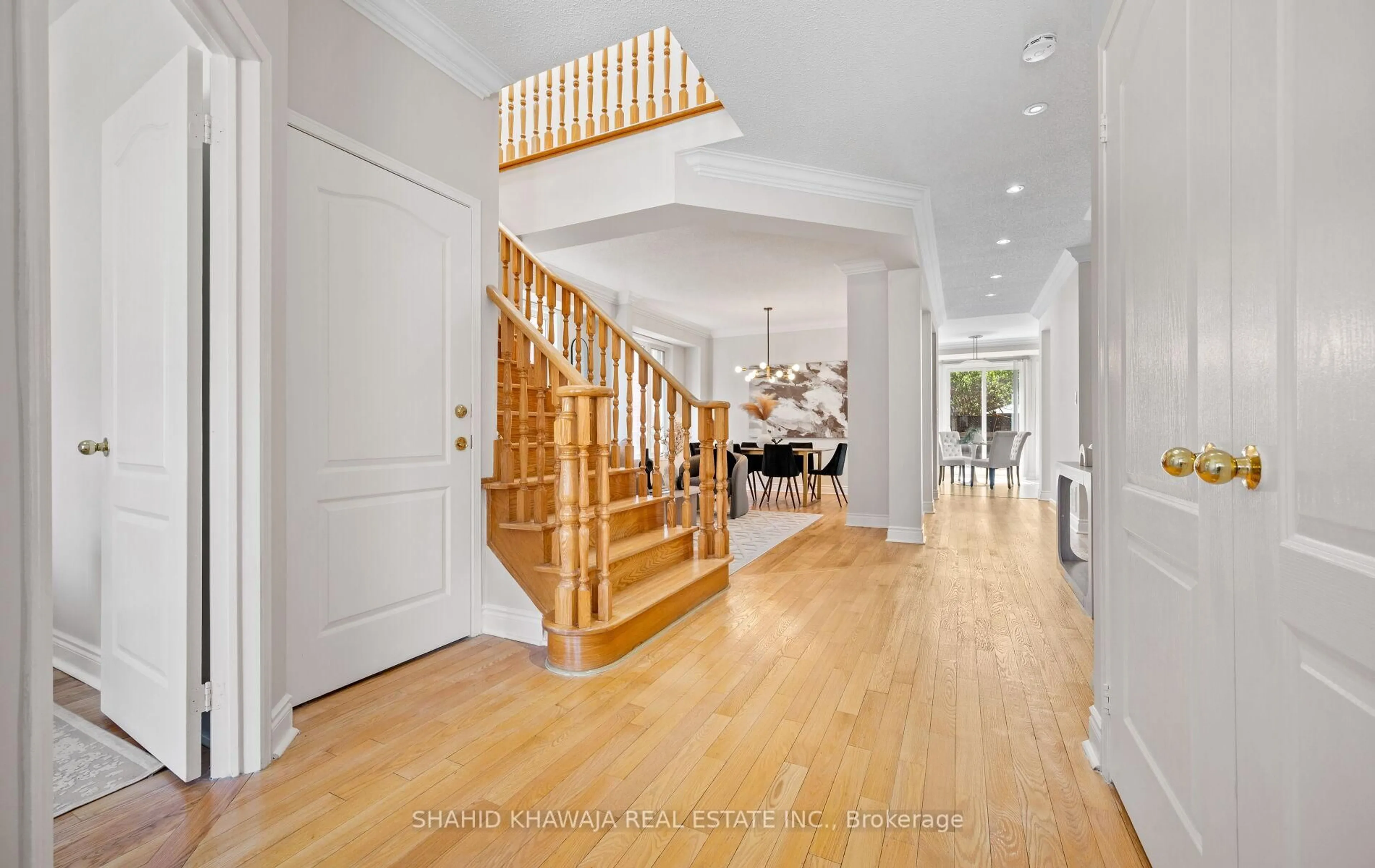 Indoor foyer for 4796 Fulwell Rd, Mississauga Ontario L5M 7J7