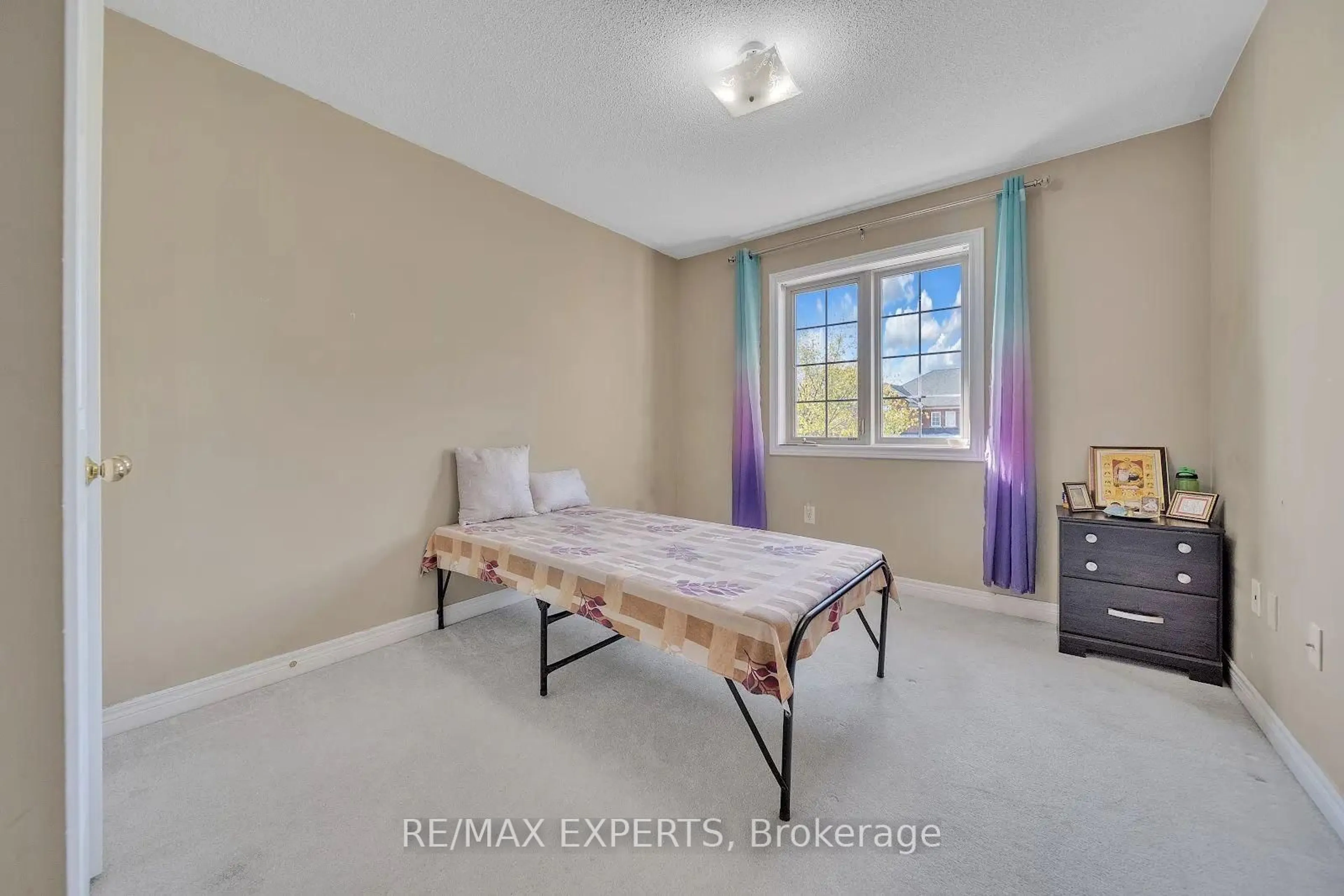 A pic of a room for 13 Stable Gate, Brampton Ontario L7A 1V5