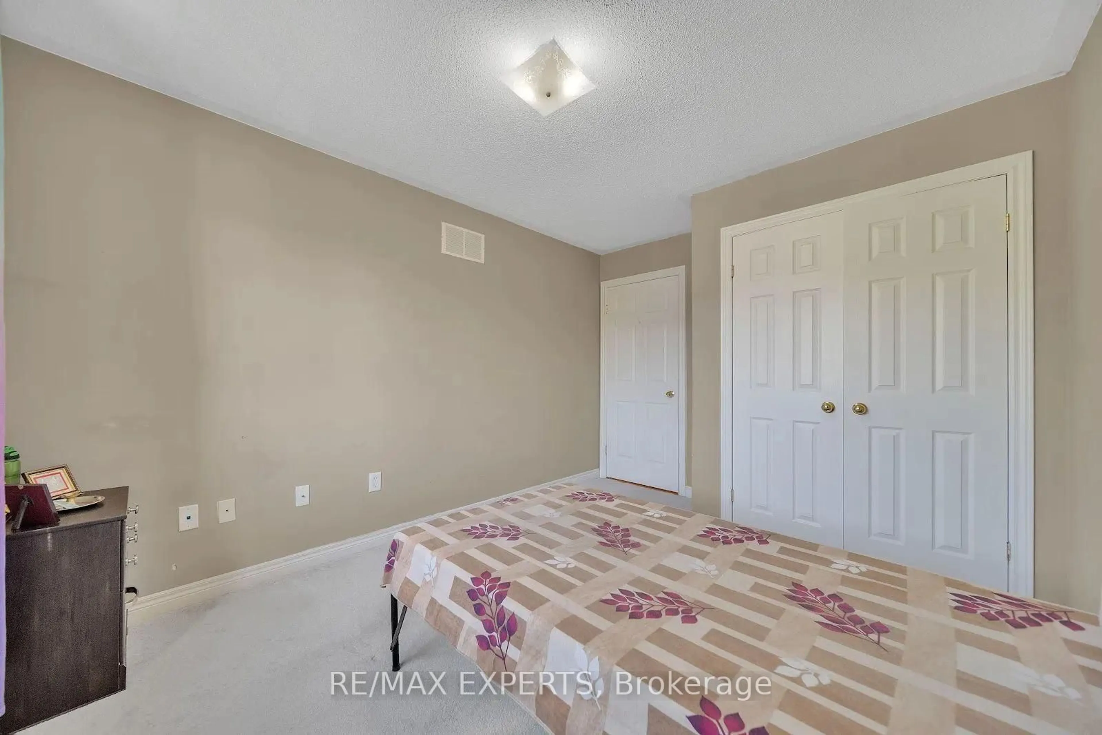 A pic of a room for 13 Stable Gate, Brampton Ontario L7A 1V5