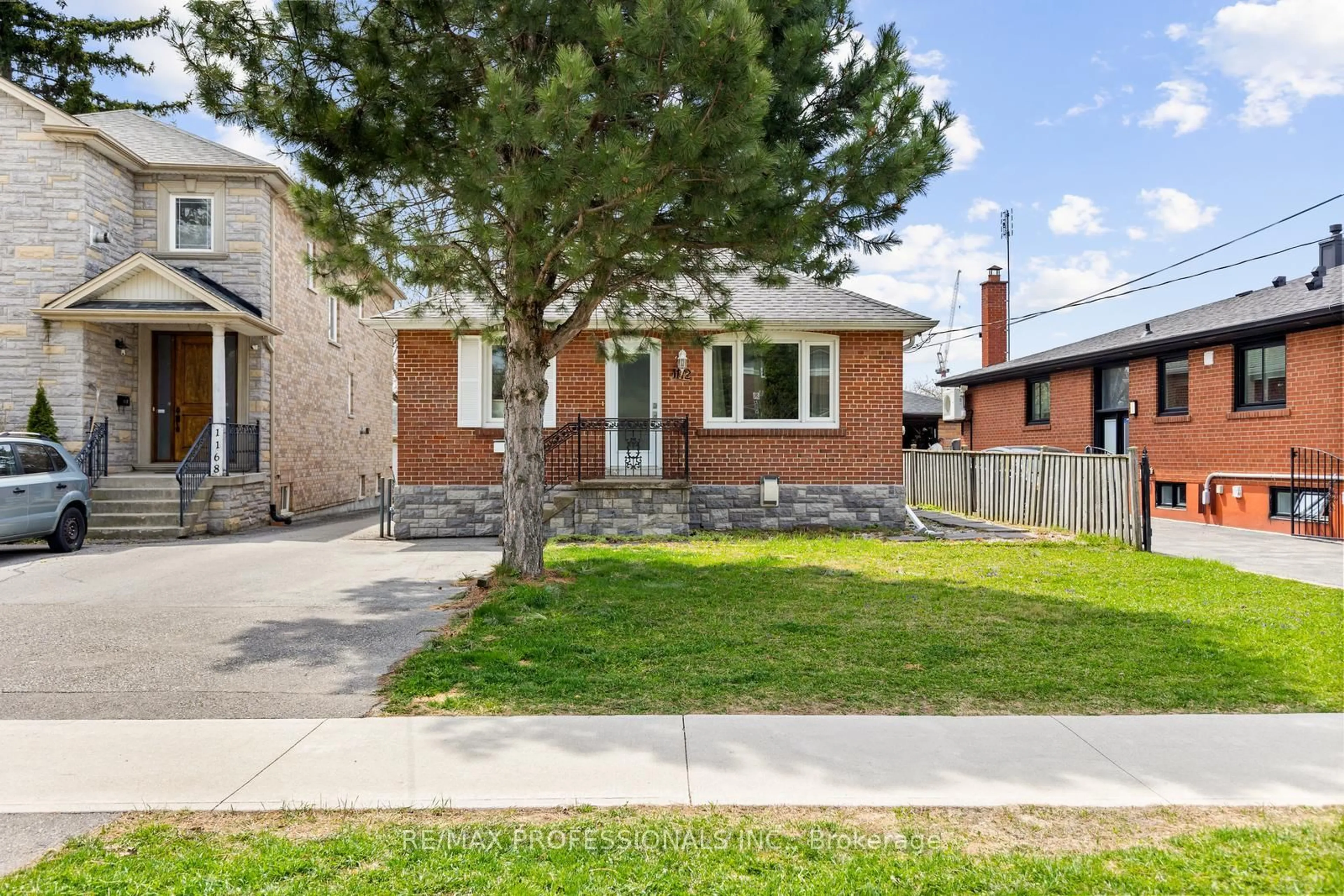 Home with brick exterior material, street for 1172 Alexandra Ave, Mississauga Ontario L5E 2A5
