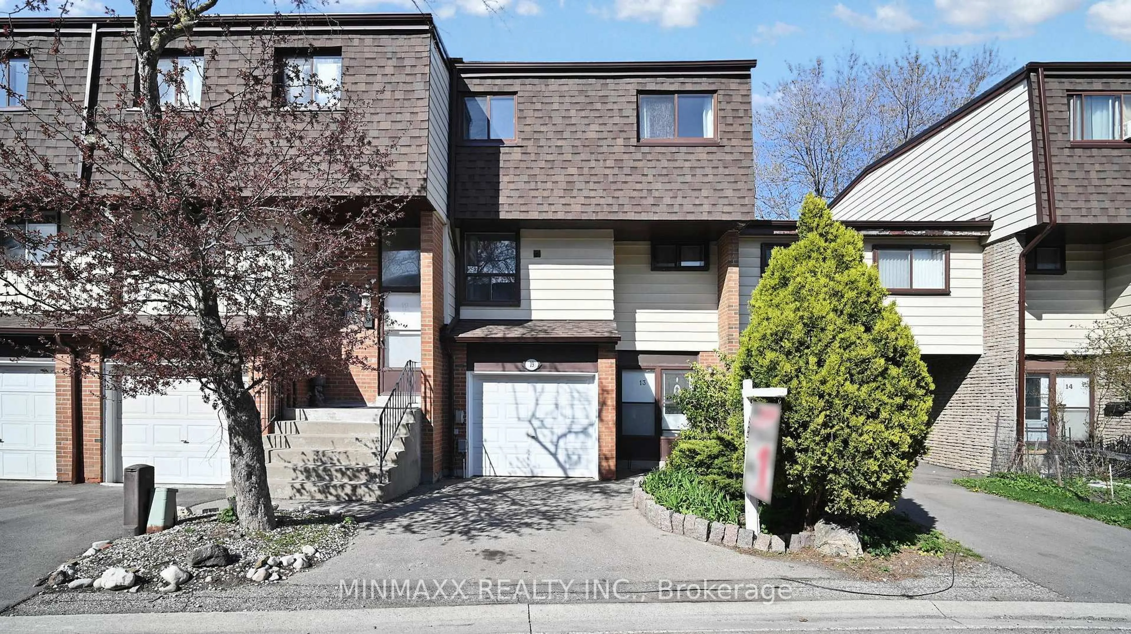 Home with brick exterior material, street for 180 Mississauga Valley Blvd #13, Mississauga Ontario L5A 3M2
