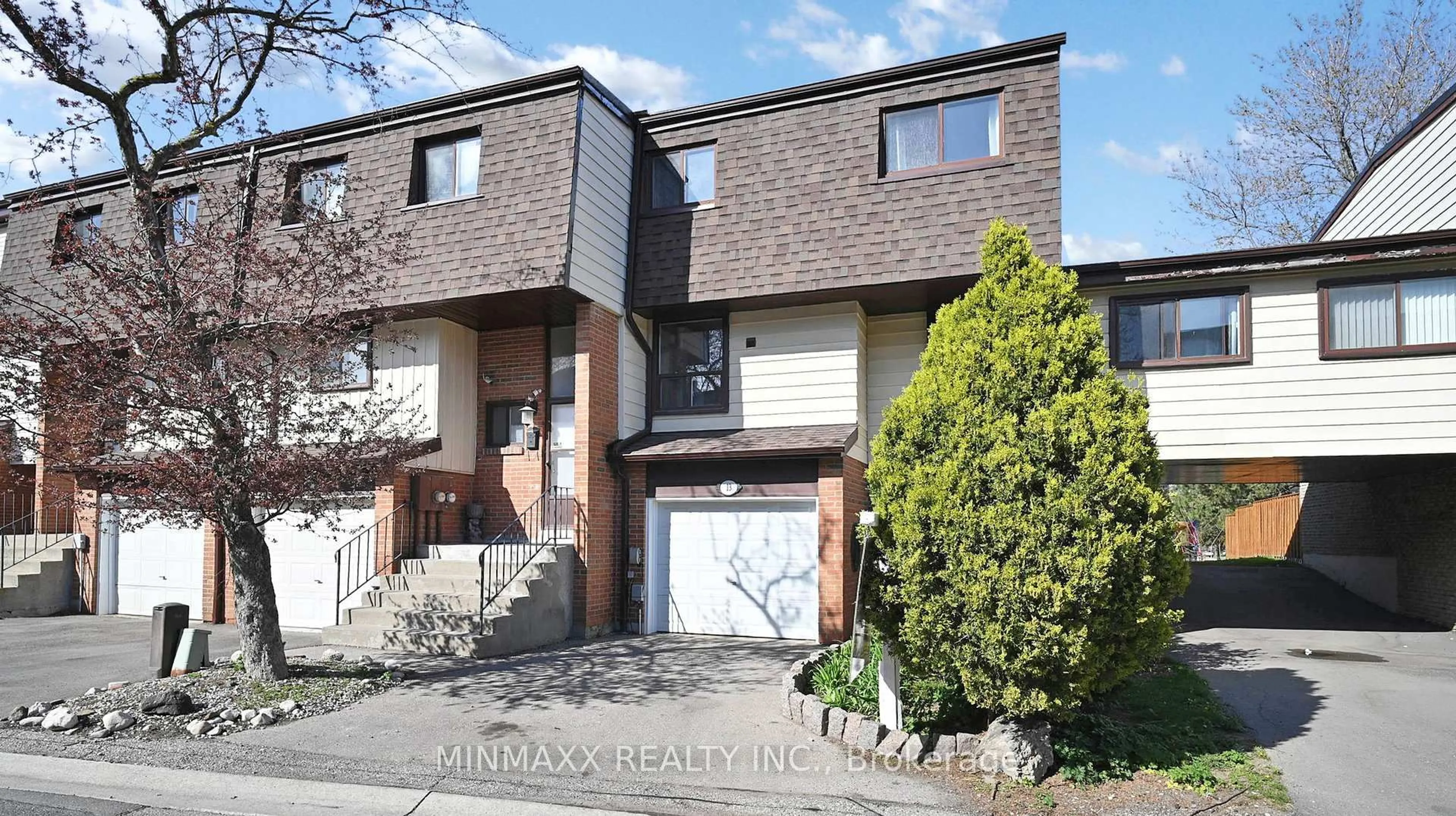Home with brick exterior material, street for 180 Mississauga Valley Blvd #13, Mississauga Ontario L5A 3M2