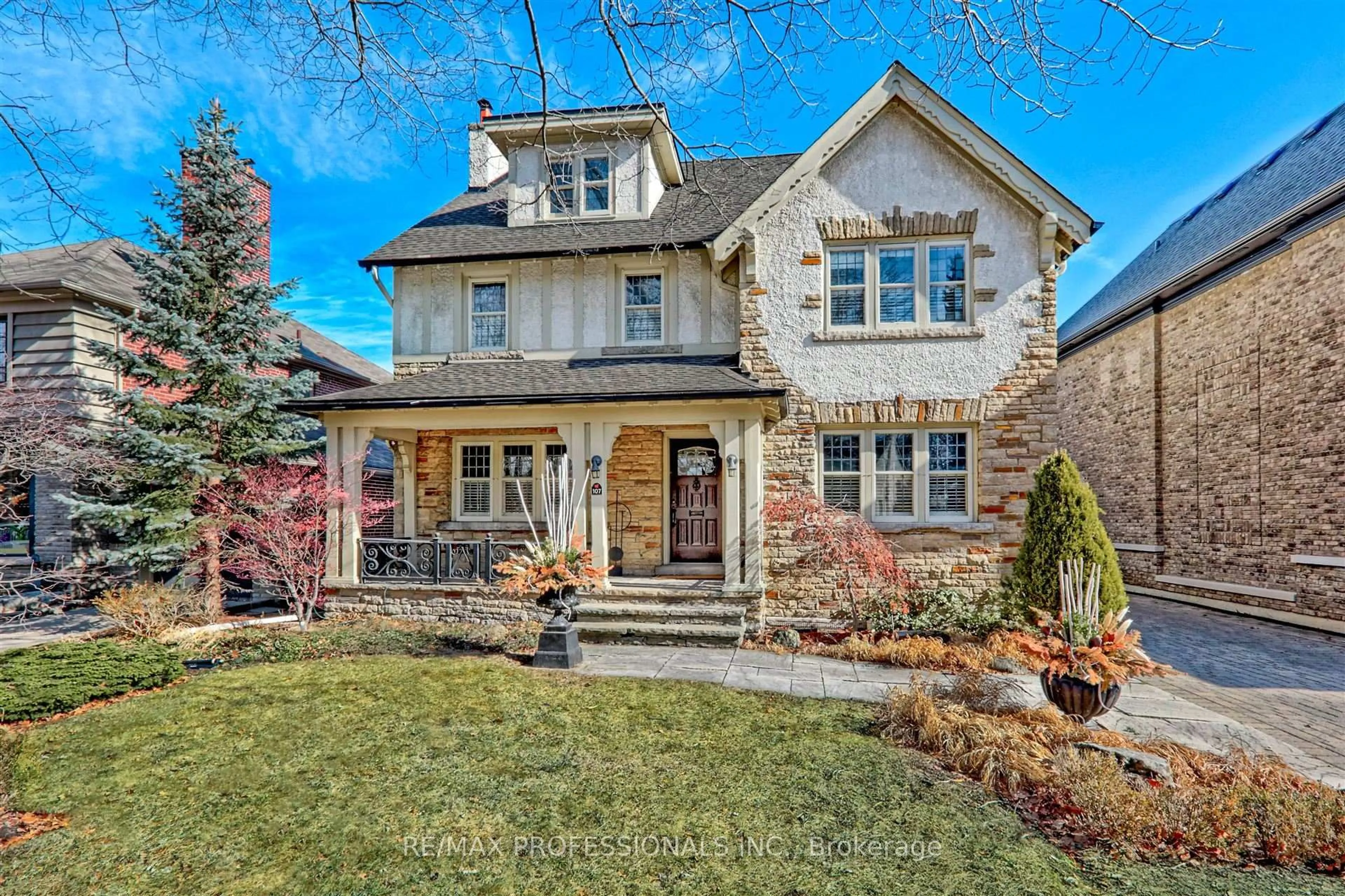 Home with brick exterior material, street for 107 The Kingsway N/A, Toronto Ontario M8X 2T9