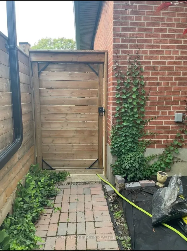 Additional property image - 73 Lavington Dr