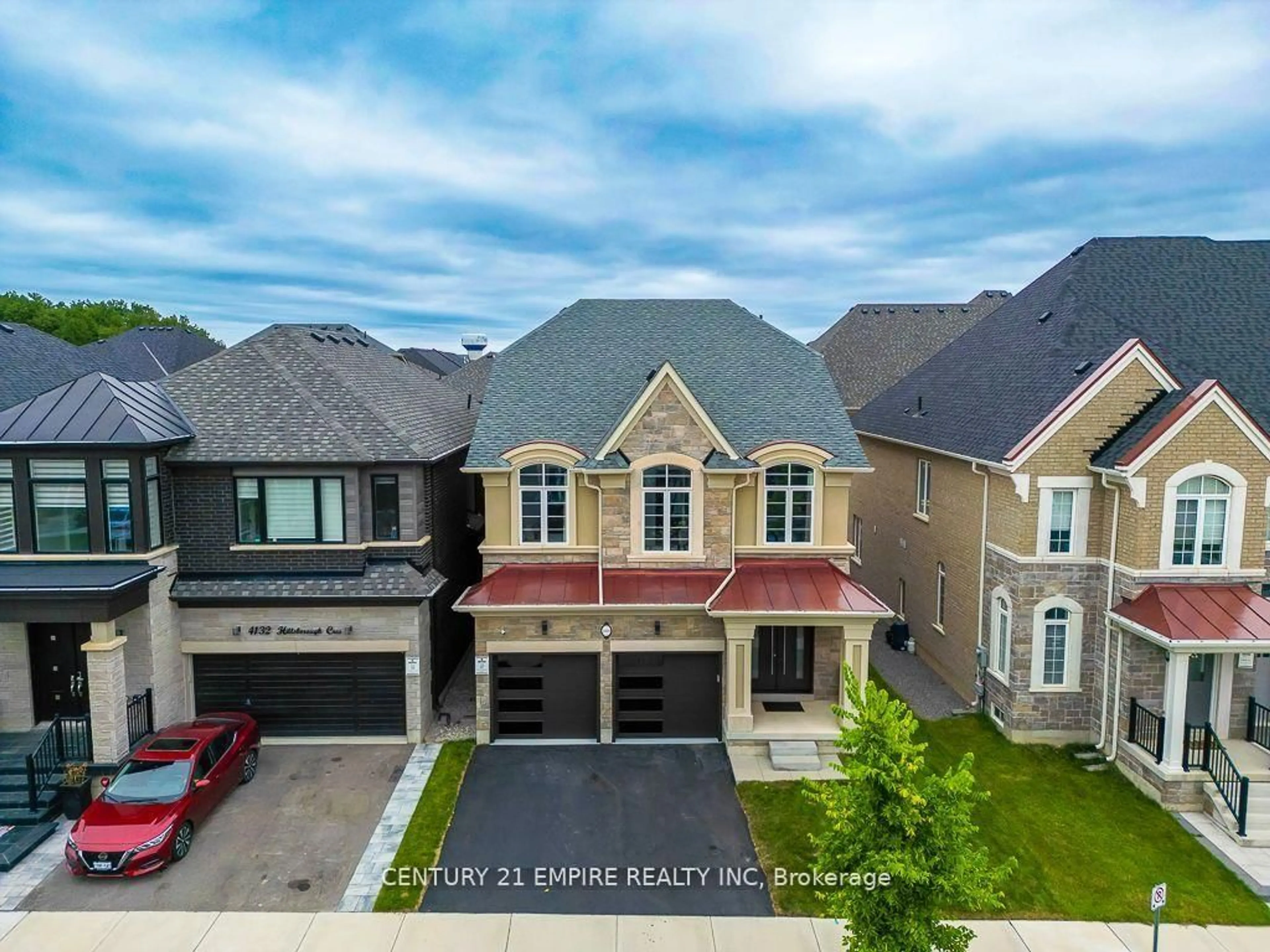 A pic from outside/outdoor area/front of a property/back of a property/a pic from drone, street for 4128 Hillsborough Cres, Oakville Ontario L6H 3R1