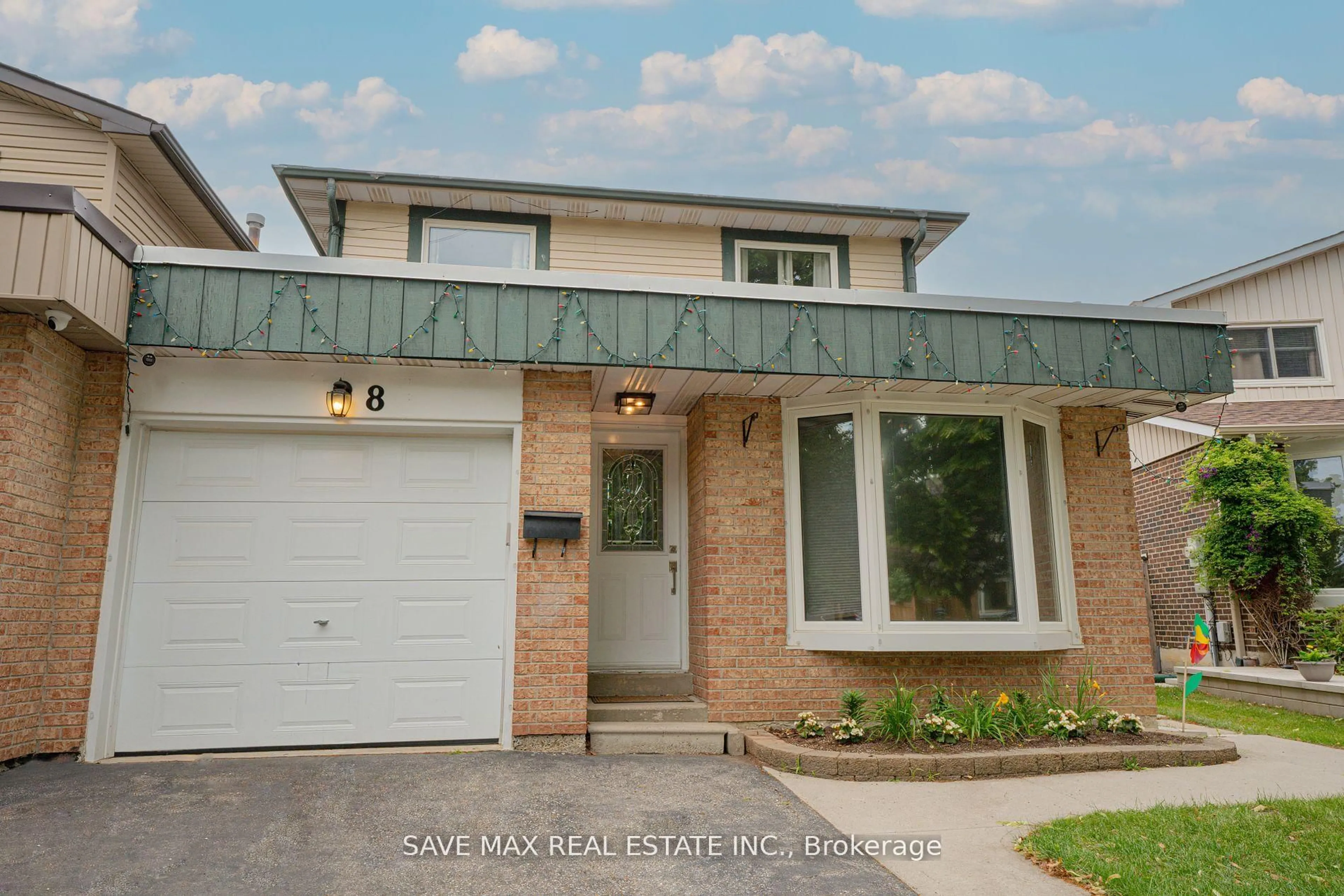 Home with brick exterior material, street for 8 Joanne Crt, Brampton Ontario L6Y 2J8