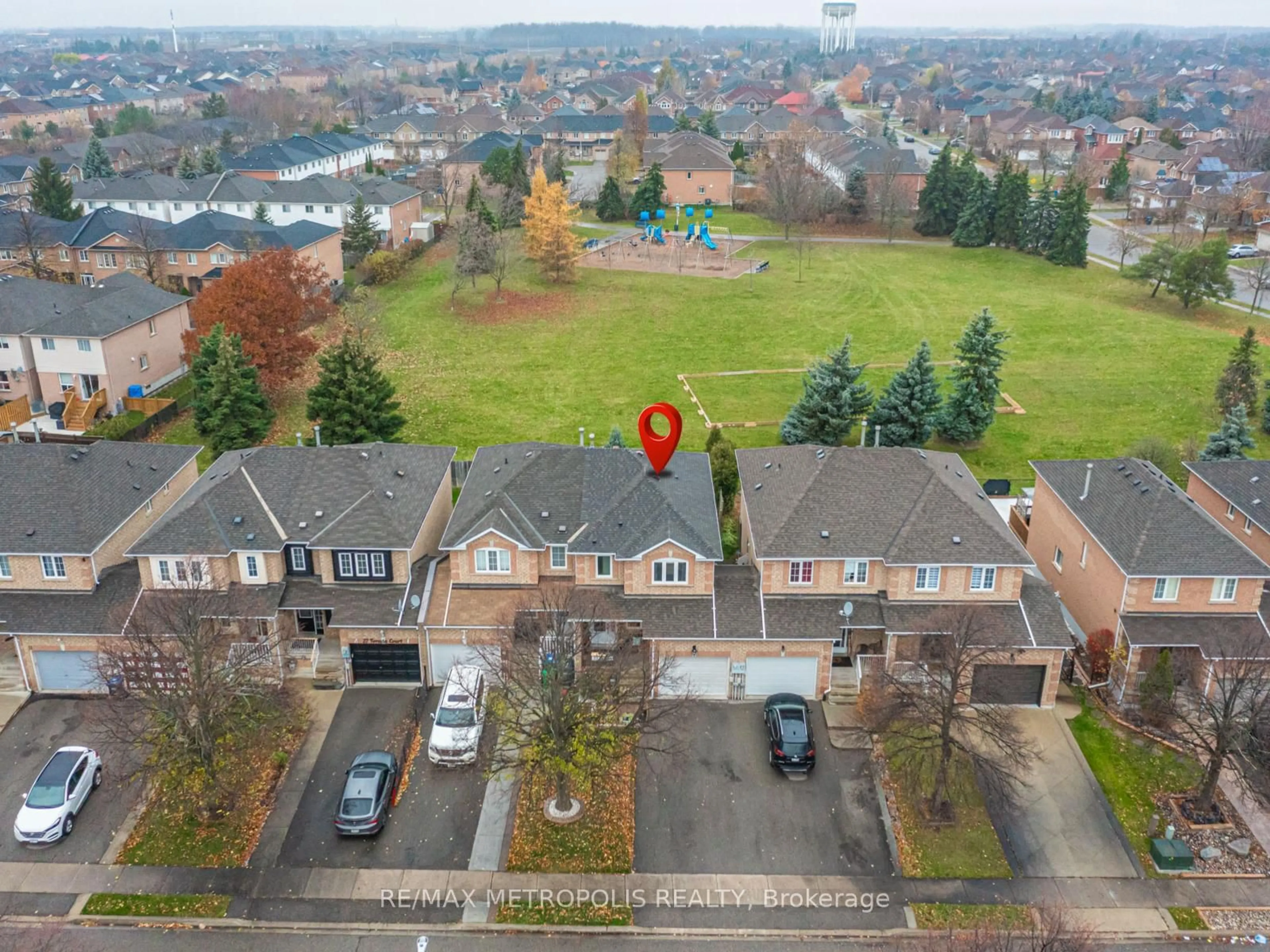 A pic from outside/outdoor area/front of a property/back of a property/a pic from drone, unknown for 23 Torada Crt, Brampton Ontario L7A 1H5