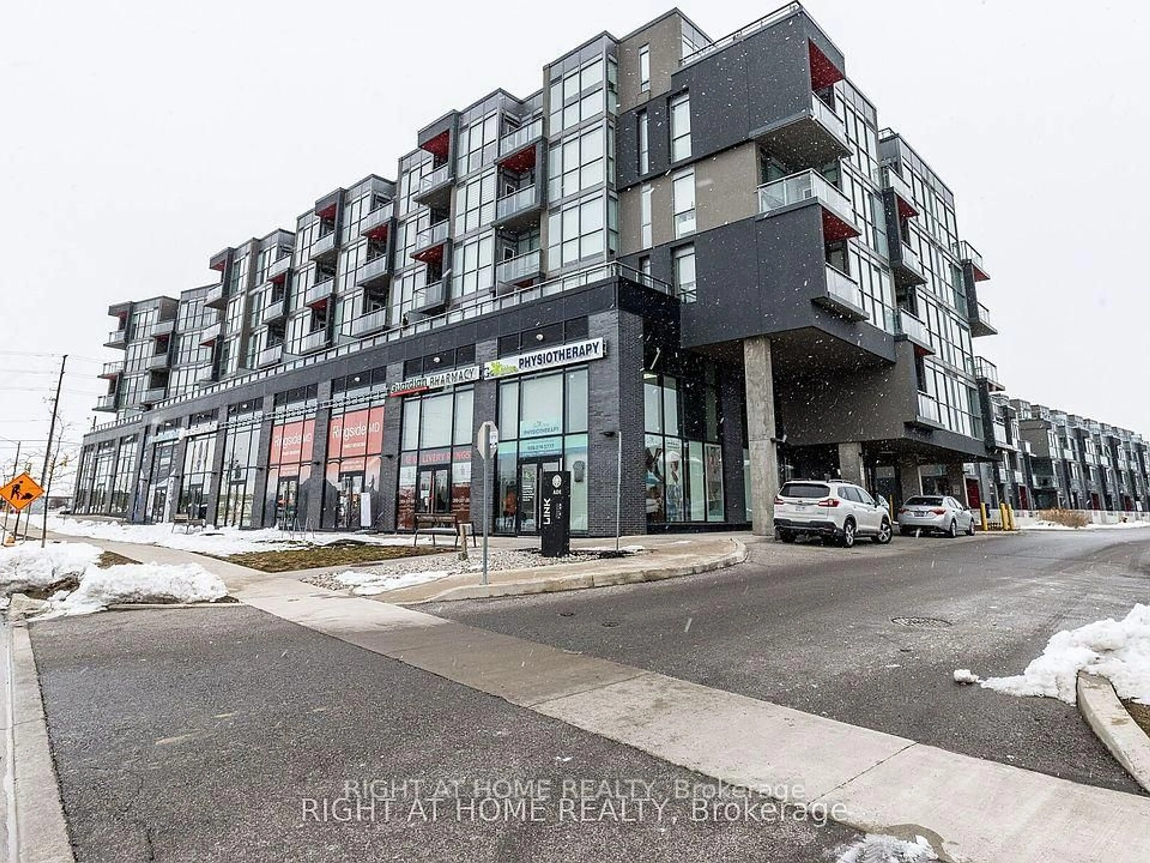 Unknown for 5220 Dundas St #D319, Burlington Ontario L7L 0J4