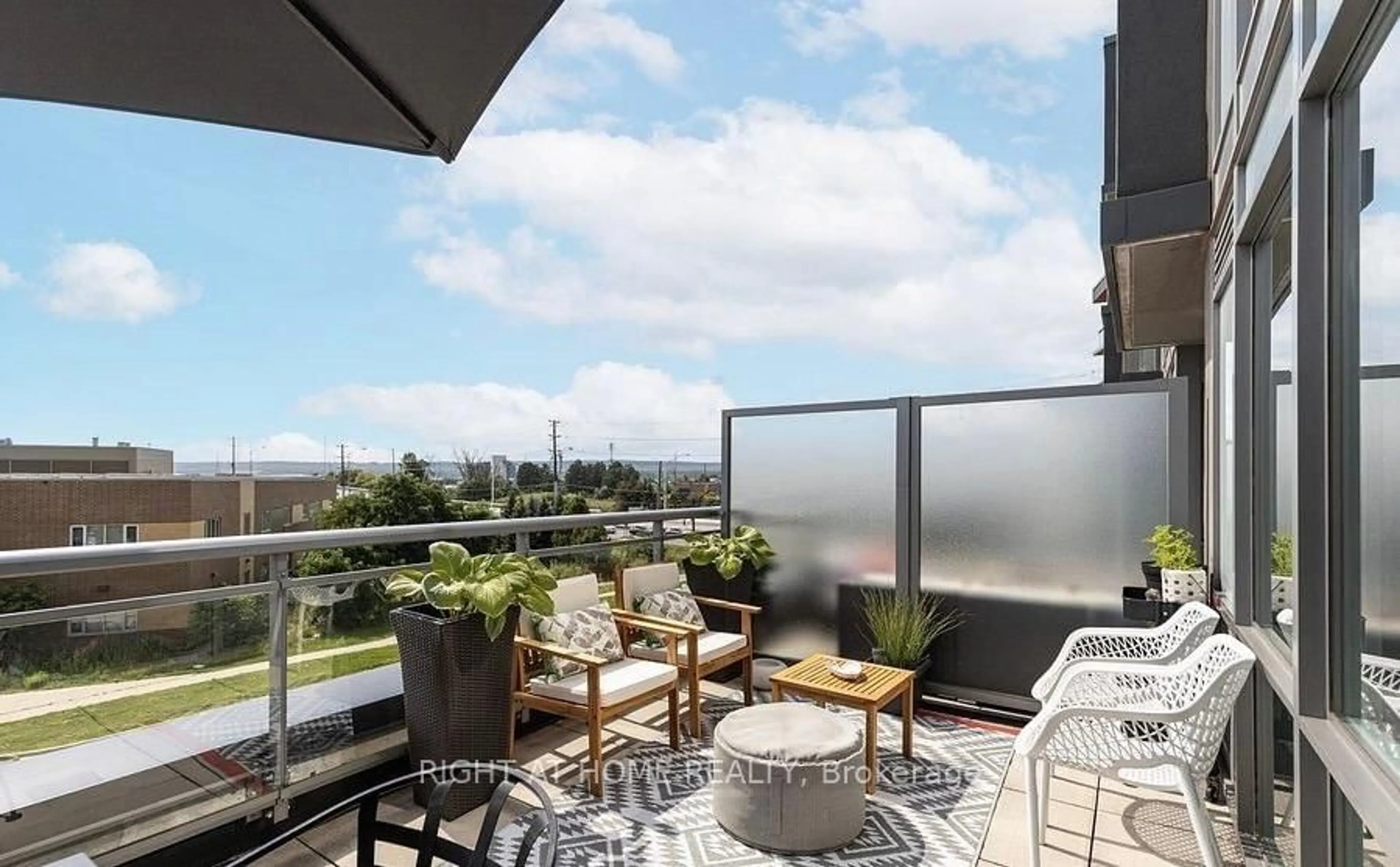Patio, unknown for 5220 Dundas St #D319, Burlington Ontario L7L 0J4