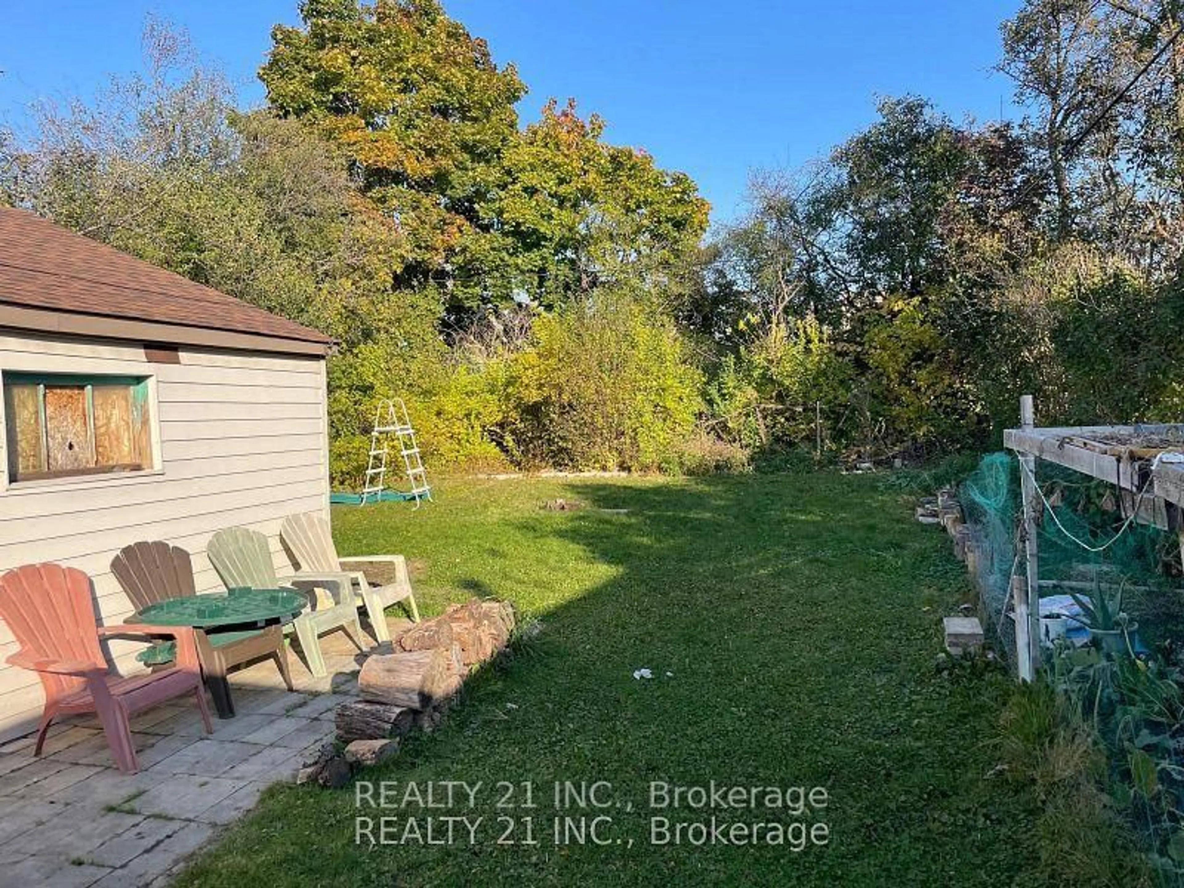 A pic from outside/outdoor area/front of a property/back of a property/a pic from drone, water/lake/river/ocean view for 75 Taysham Cres, Toronto Ontario M9V 1X1