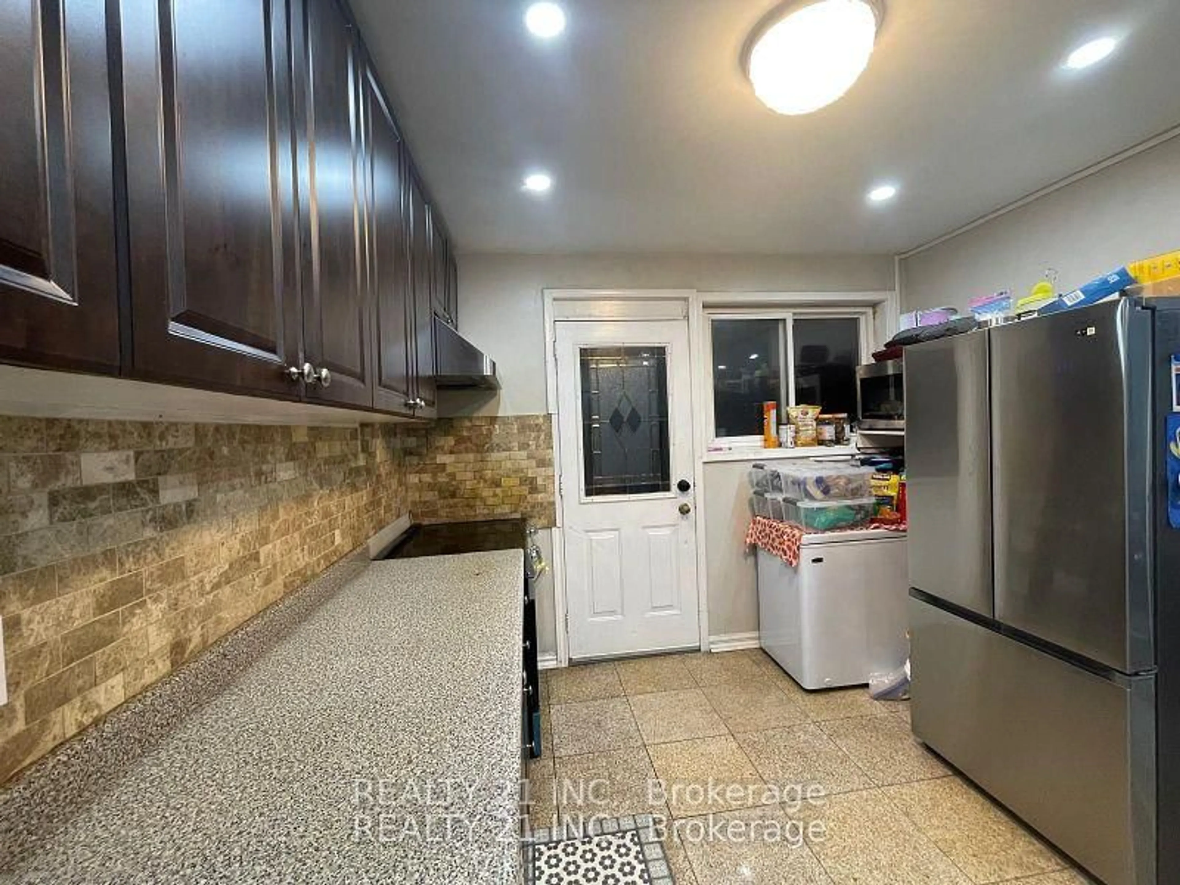 Unknown for 75 Taysham Cres, Toronto Ontario M9V 1X1