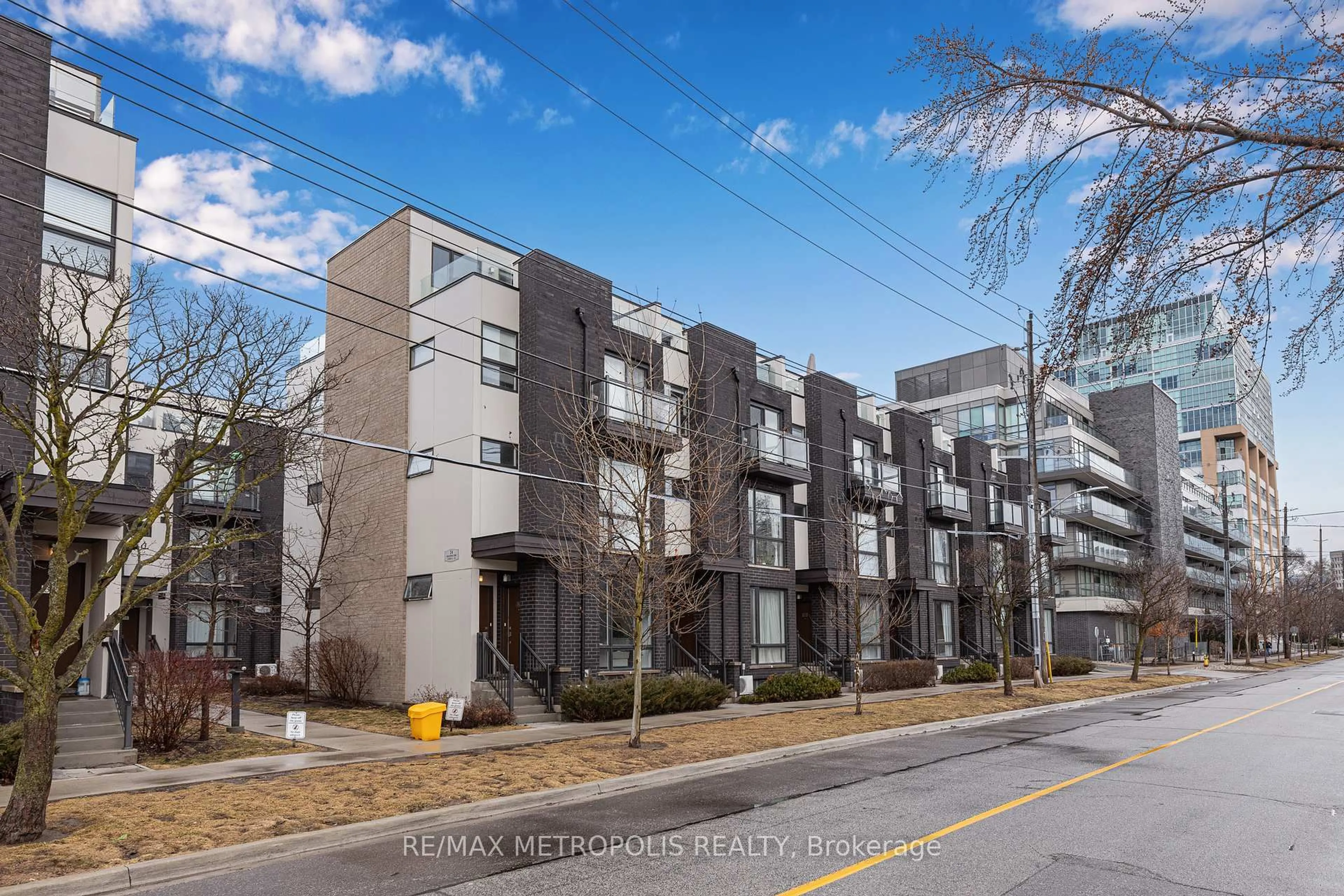Unknown for 24 Fieldway Rd #8, Toronto Ontario M8Z 3L2