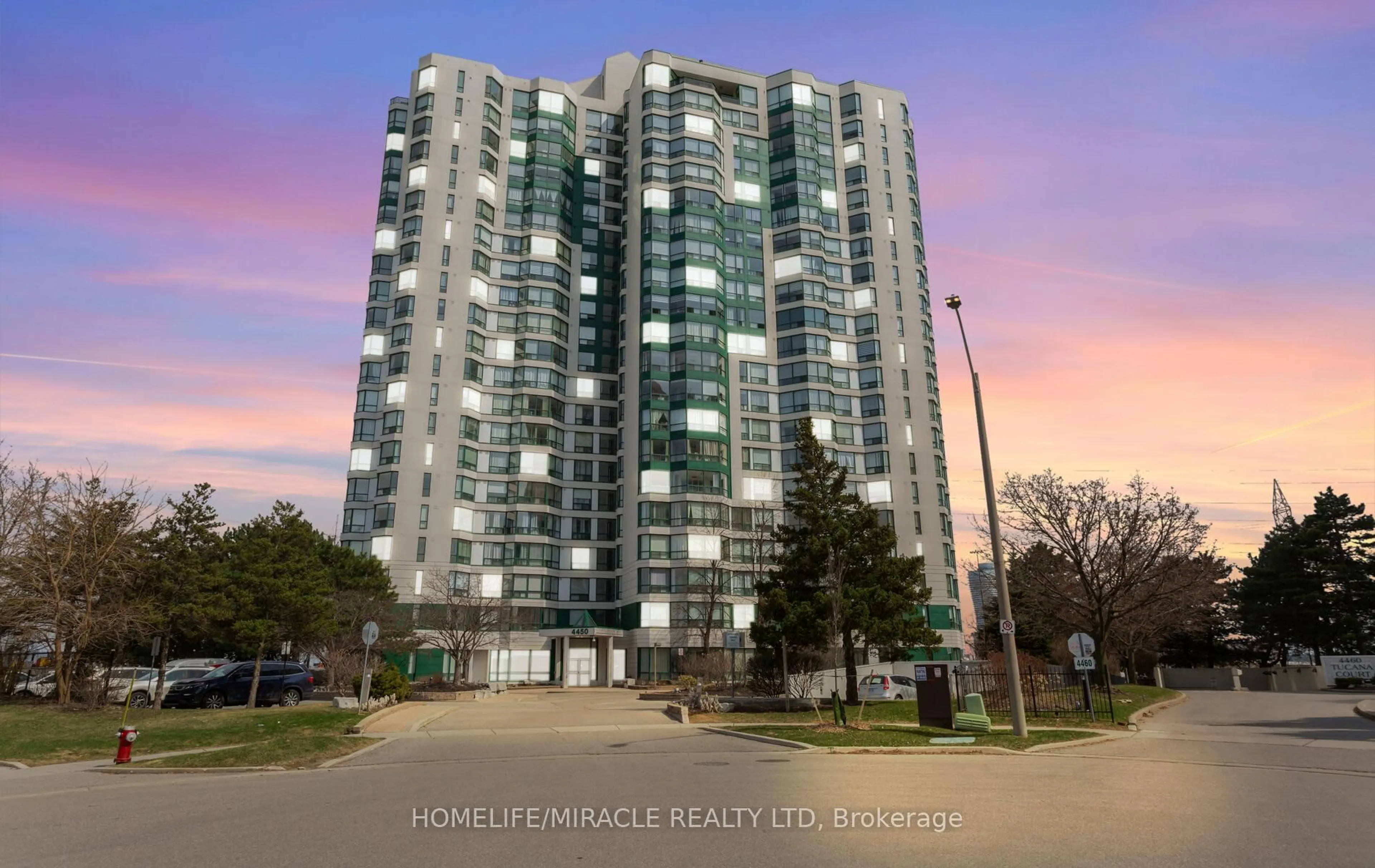 A pic from outside/outdoor area/front of a property/back of a property/a pic from drone, building for 4450 Tucana Crt #2008, Mississauga Ontario L5R 3R4