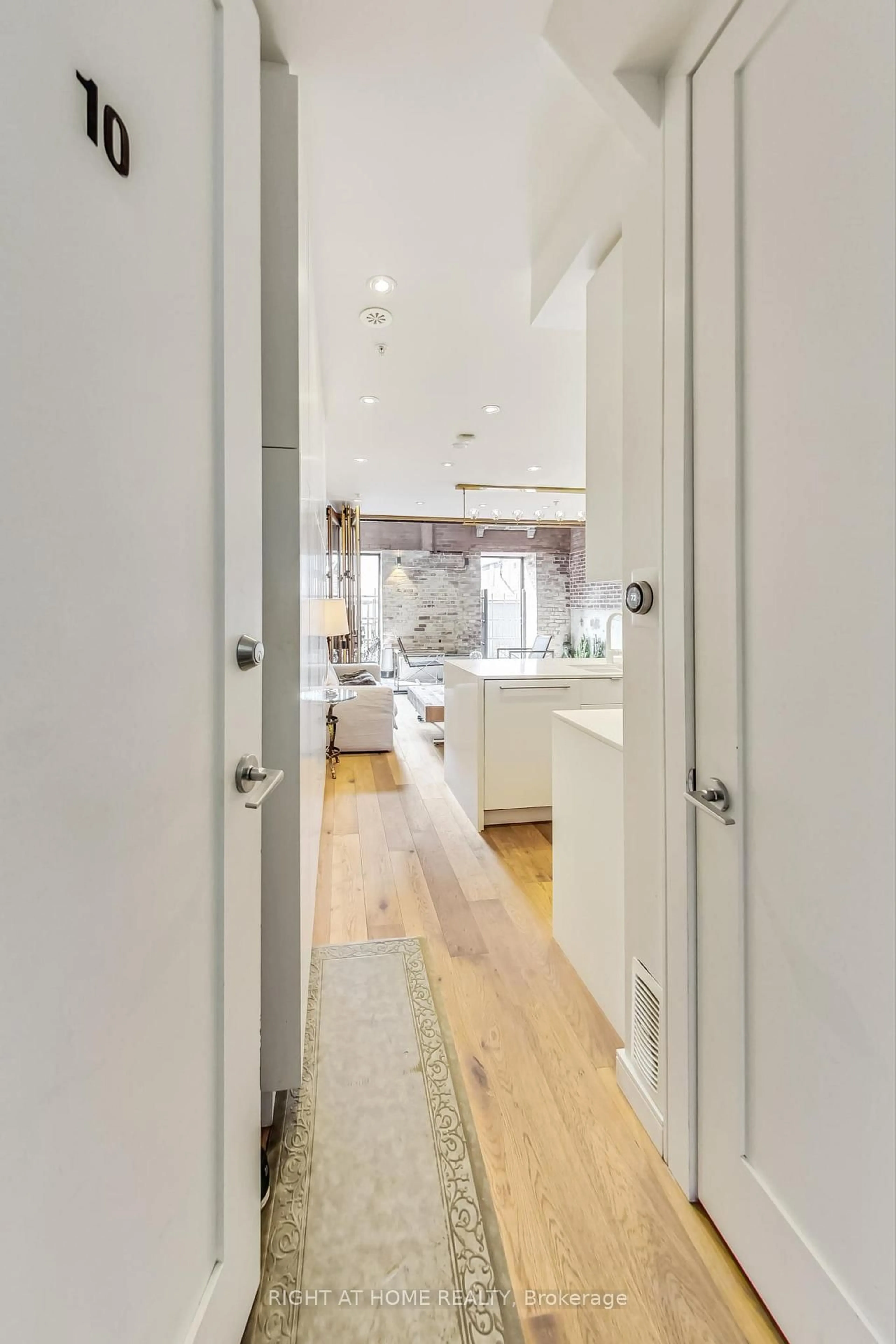 Unknown for 40 Westmoreland Ave #10, Toronto Ontario M6H 2Z7
