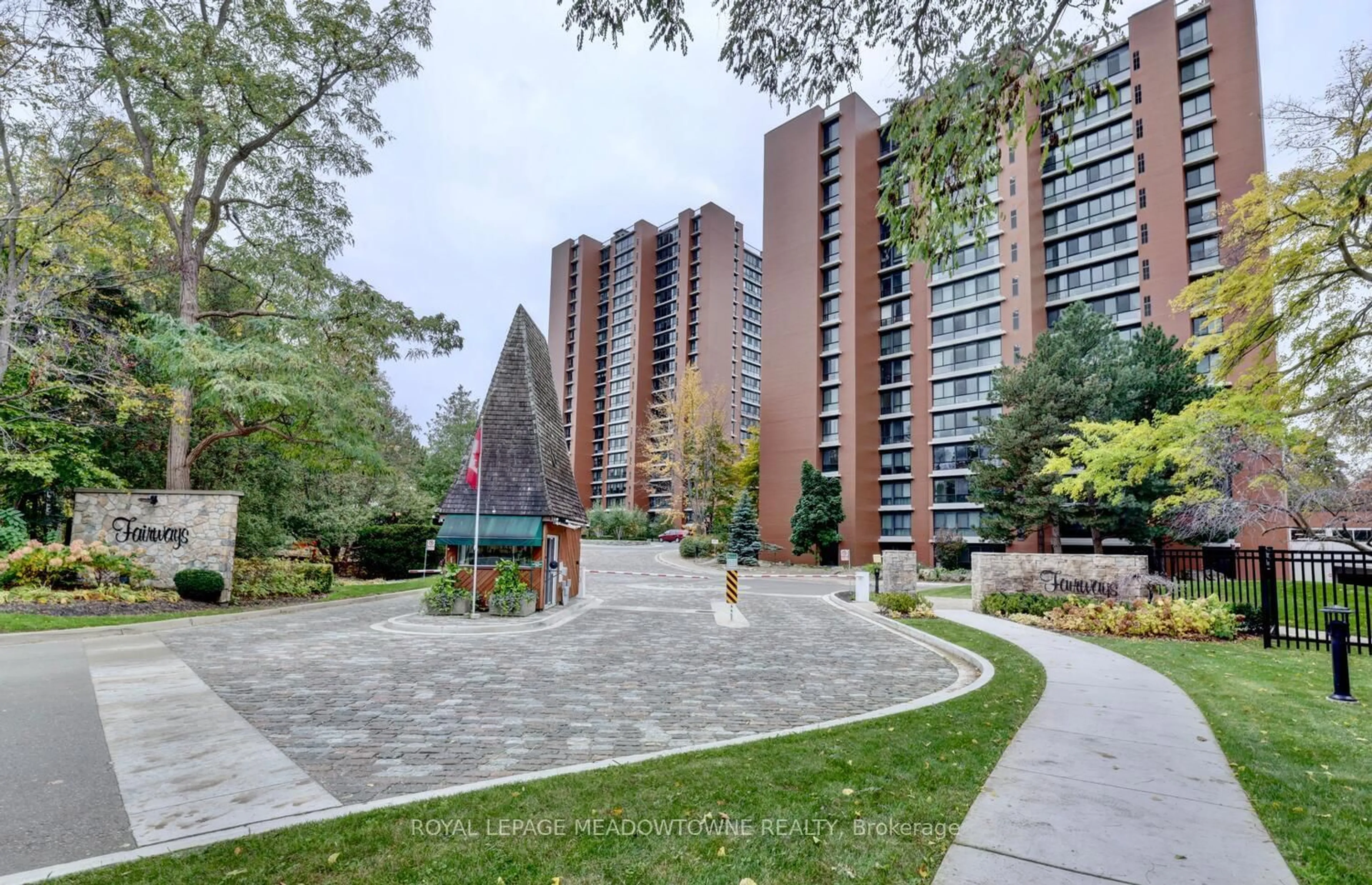 Patio, street for 1400 Dixie Rd #504, Mississauga Ontario L5E 3E1