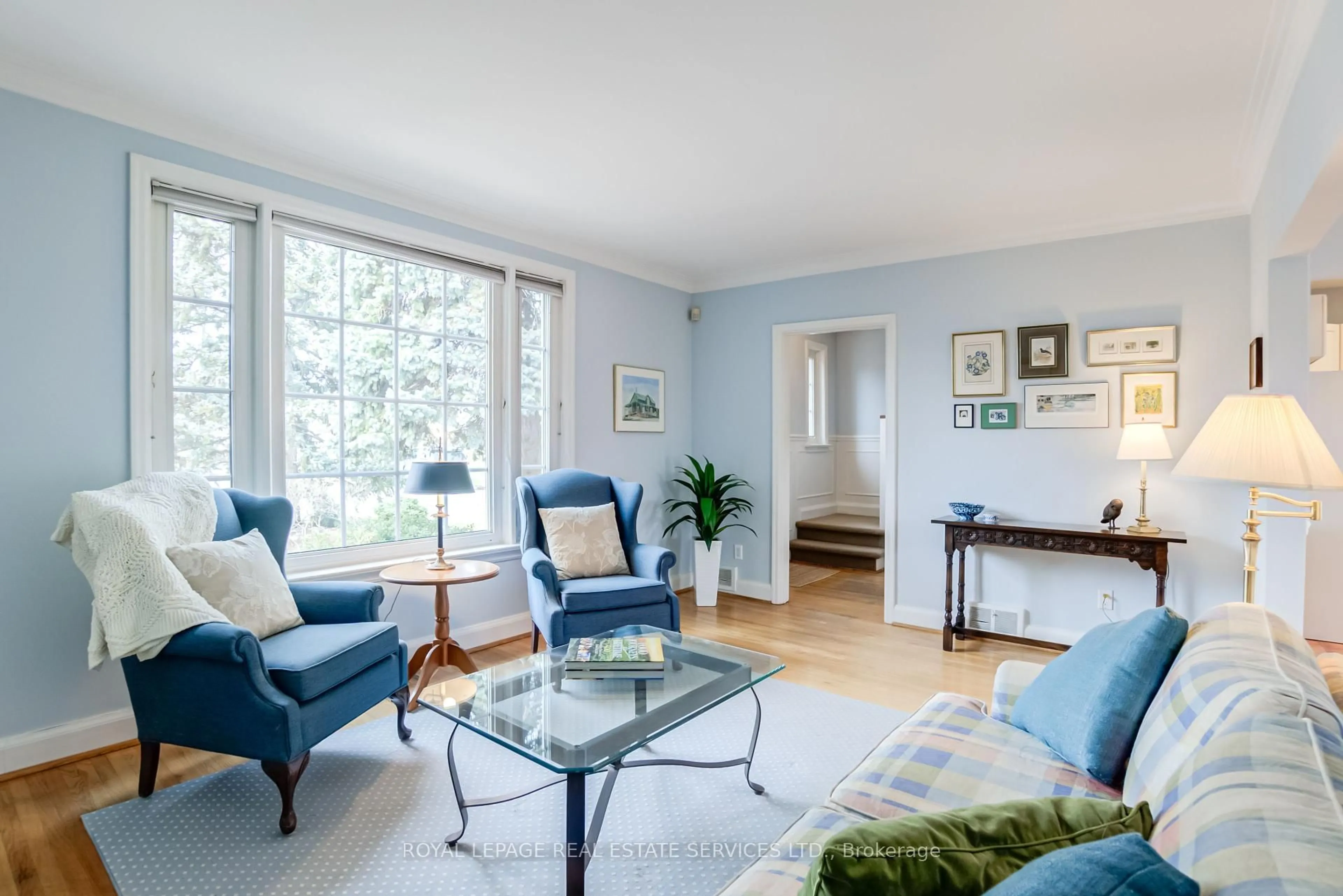 Living room with furniture, unknown for 43 Bethnal Ave, Toronto Ontario M8Y 1Y8