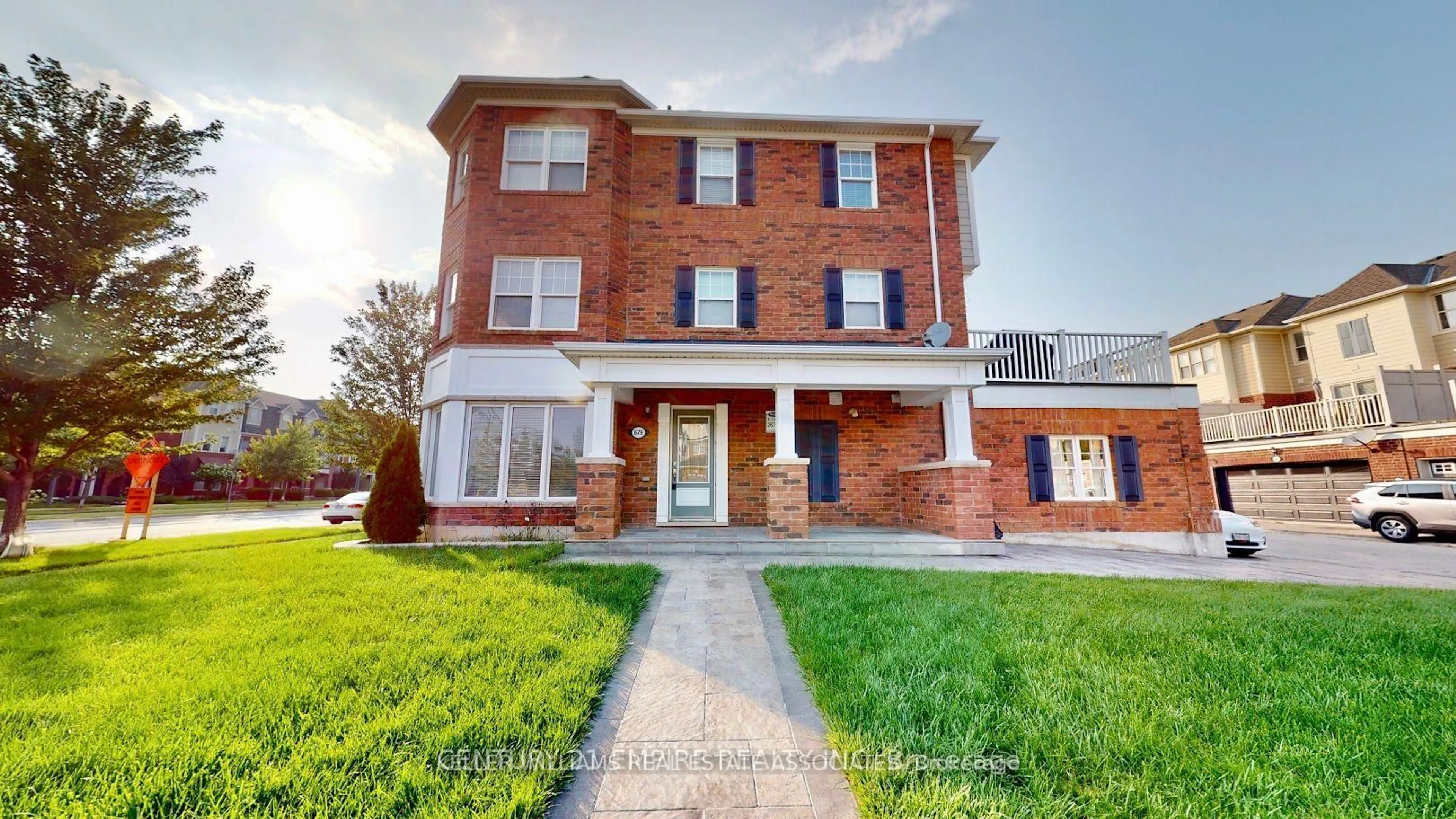 Home with brick exterior material, building for 679 Holly Ave, Milton Ontario L9T 0G2
