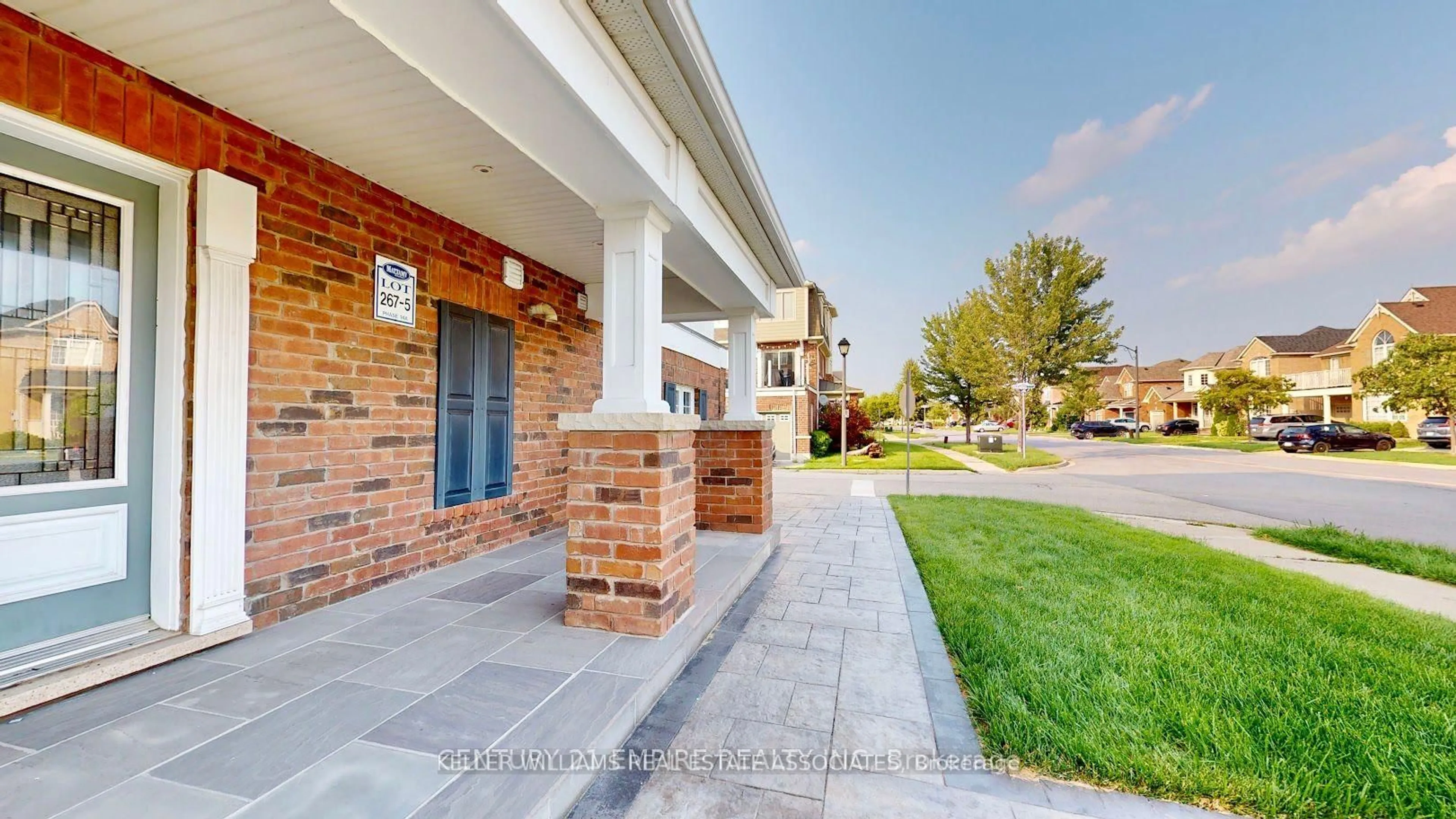 Home with brick exterior material, street for 679 Holly Ave, Milton Ontario L9T 0G2