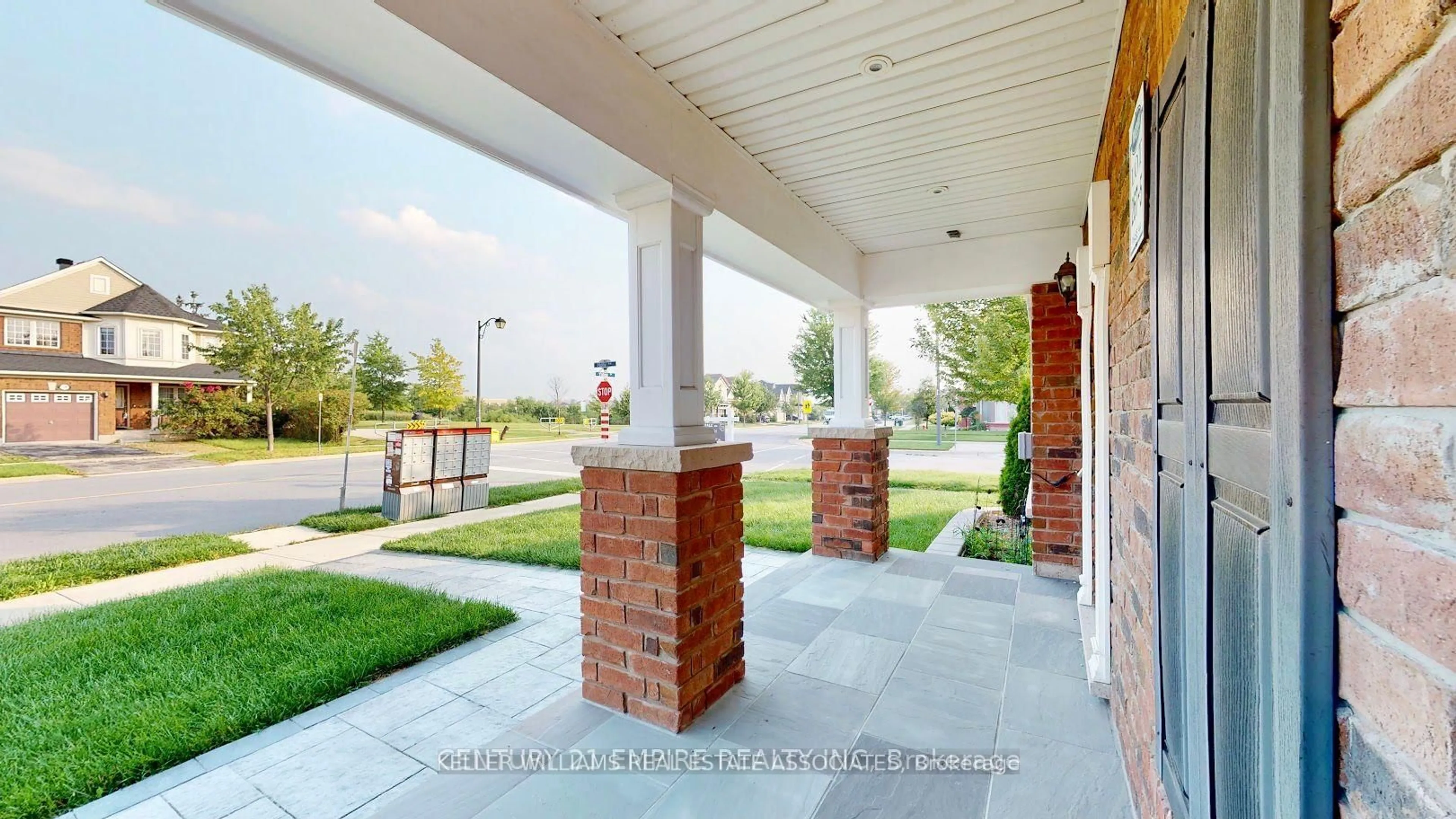 Patio, building for 679 Holly Ave, Milton Ontario L9T 0G2